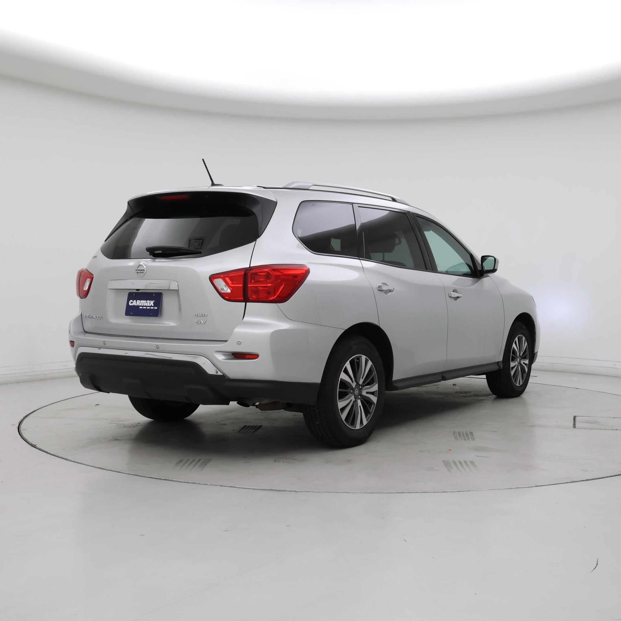 Thumbnail: 2017 Nissan Pathfinder - 8