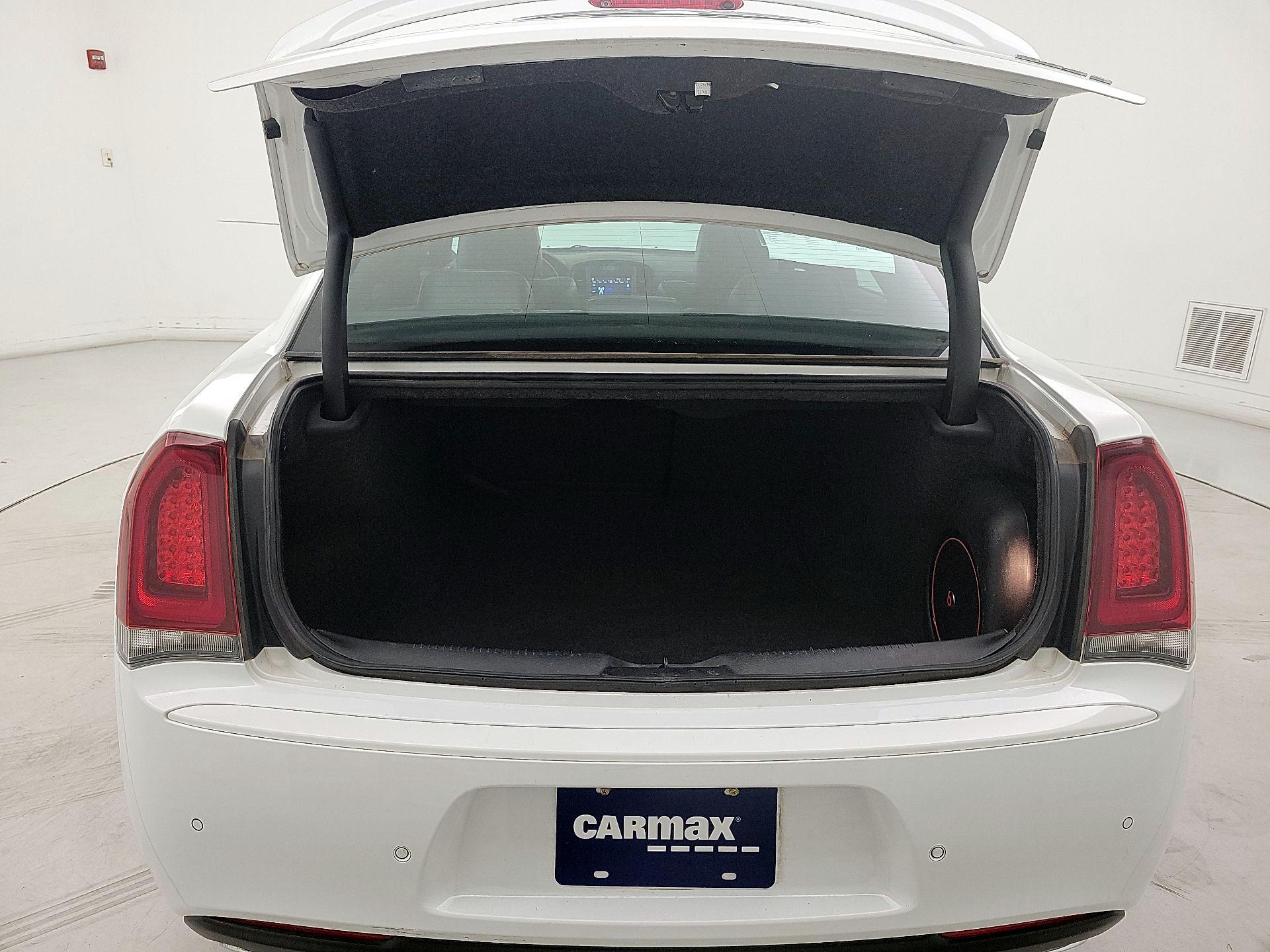 Thumbnail: 2018 Chrysler 300 - 20