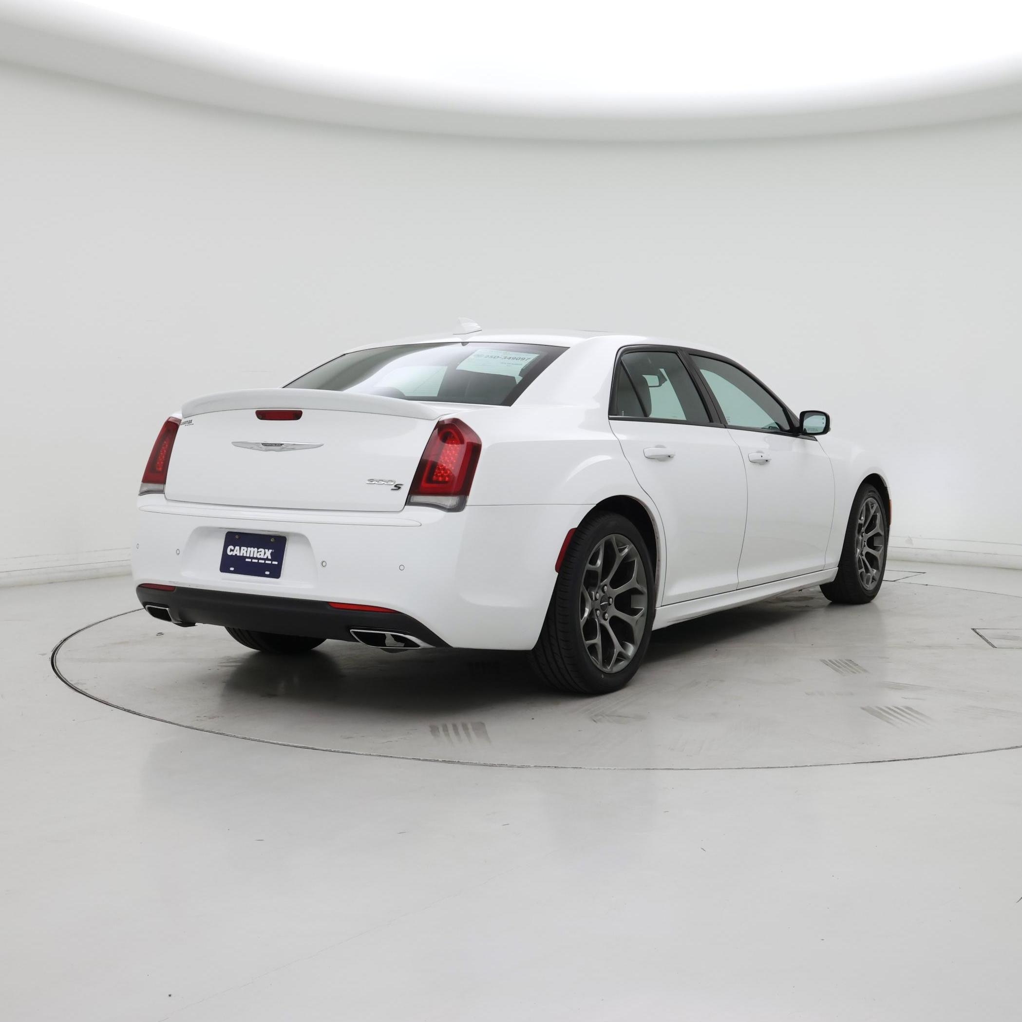 Thumbnail: 2018 Chrysler 300 - 8