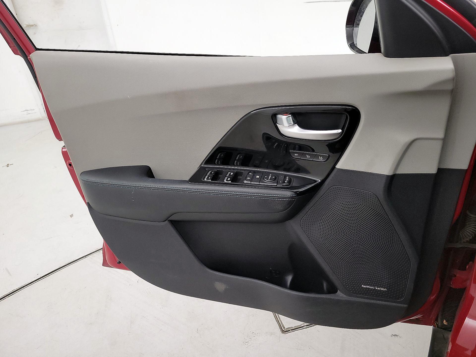 Thumbnail: 2018 Kia Niro - 12