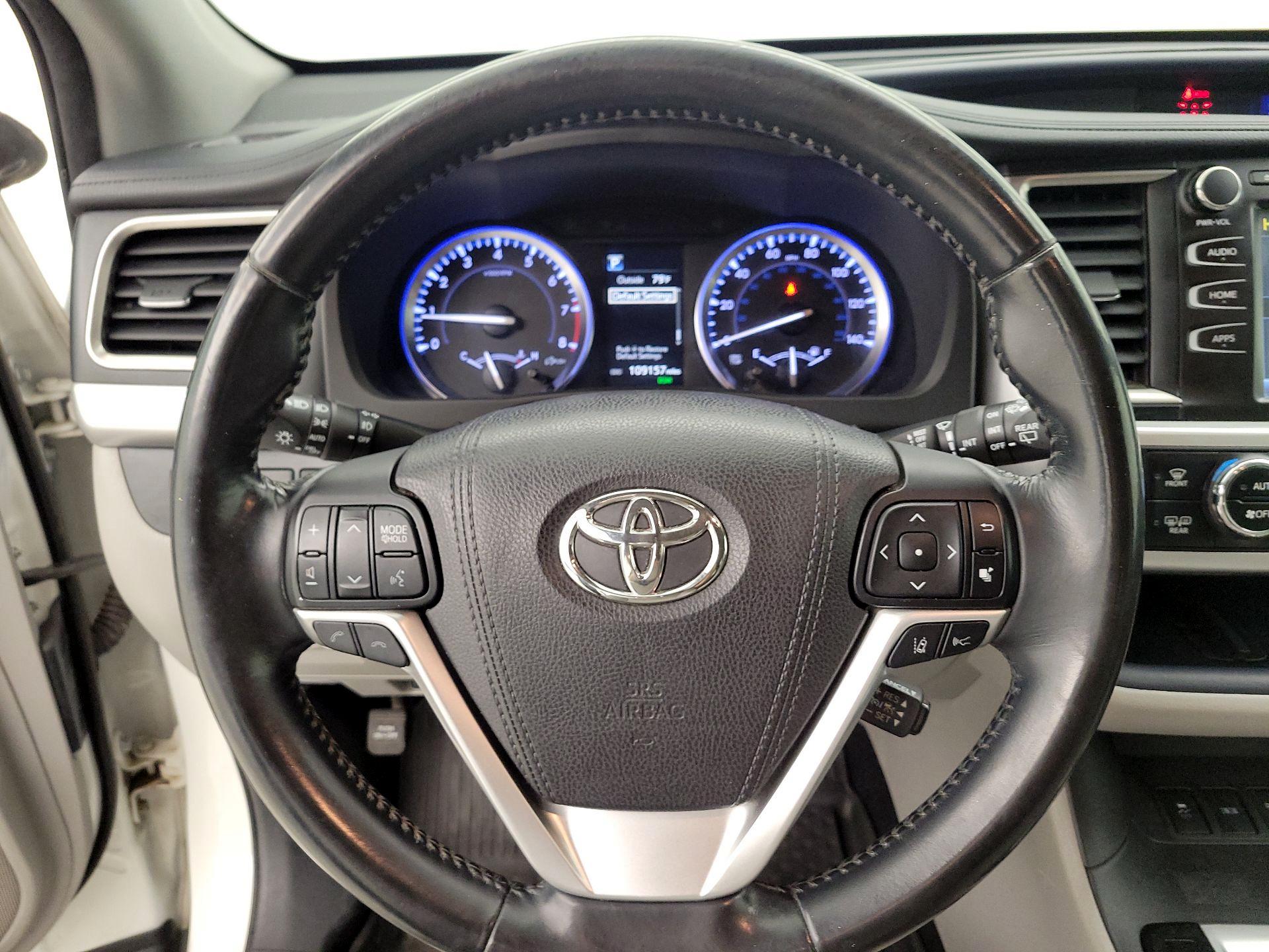 Thumbnail: 2017 Toyota Highlander - 10