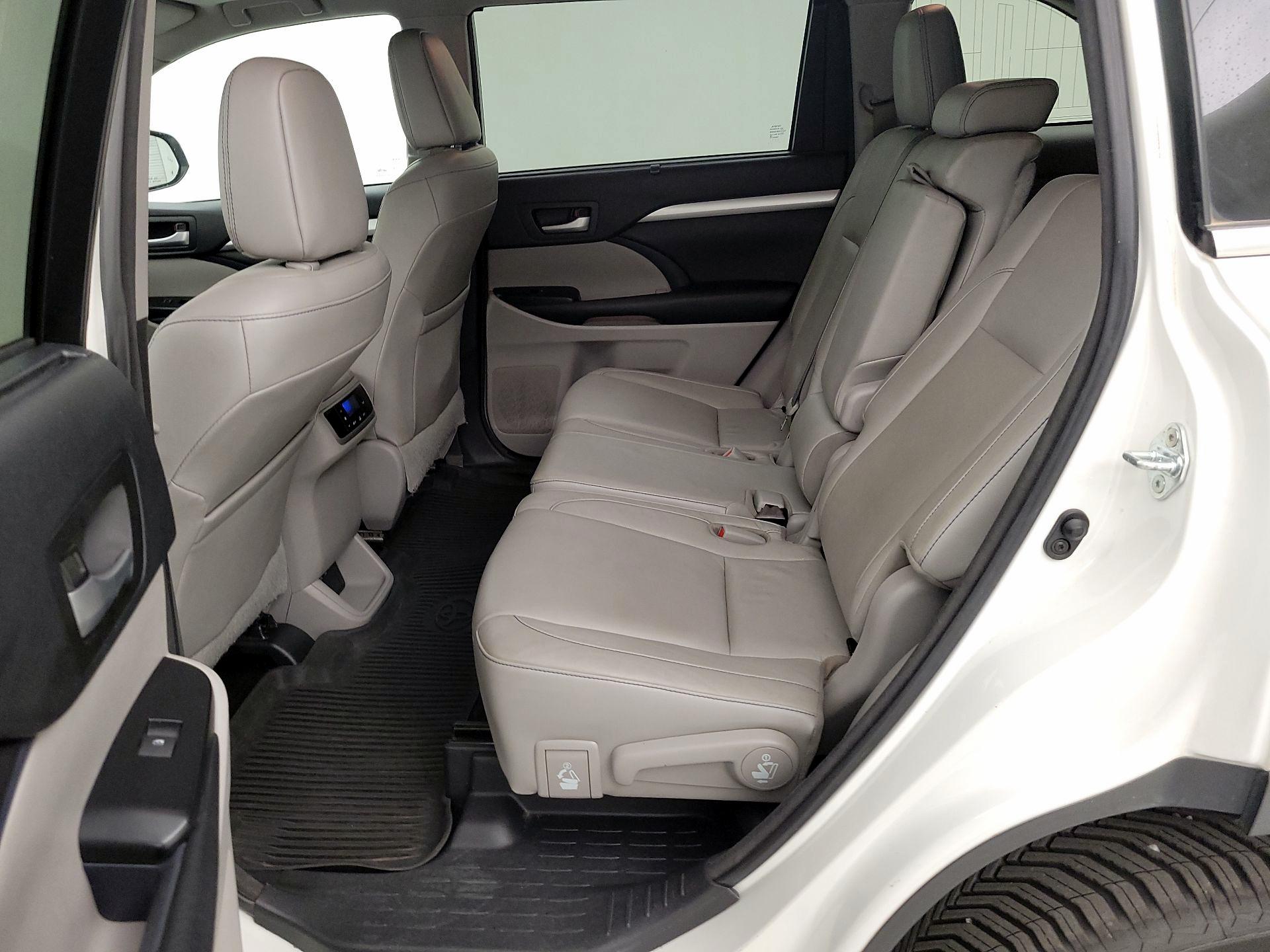 Thumbnail: 2017 Toyota Highlander - 20
