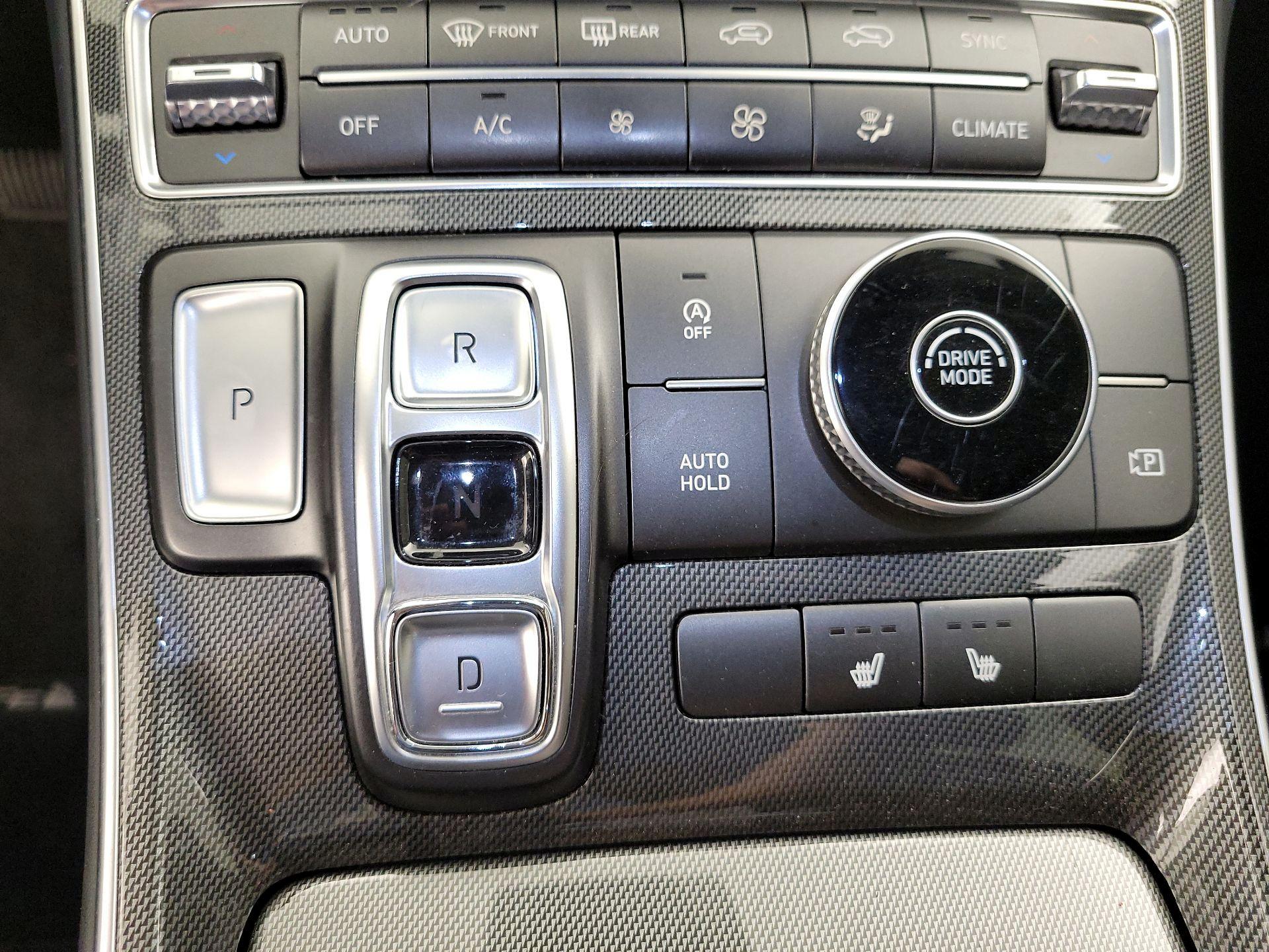 Thumbnail: 2022 Hyundai Santa Fe - 18