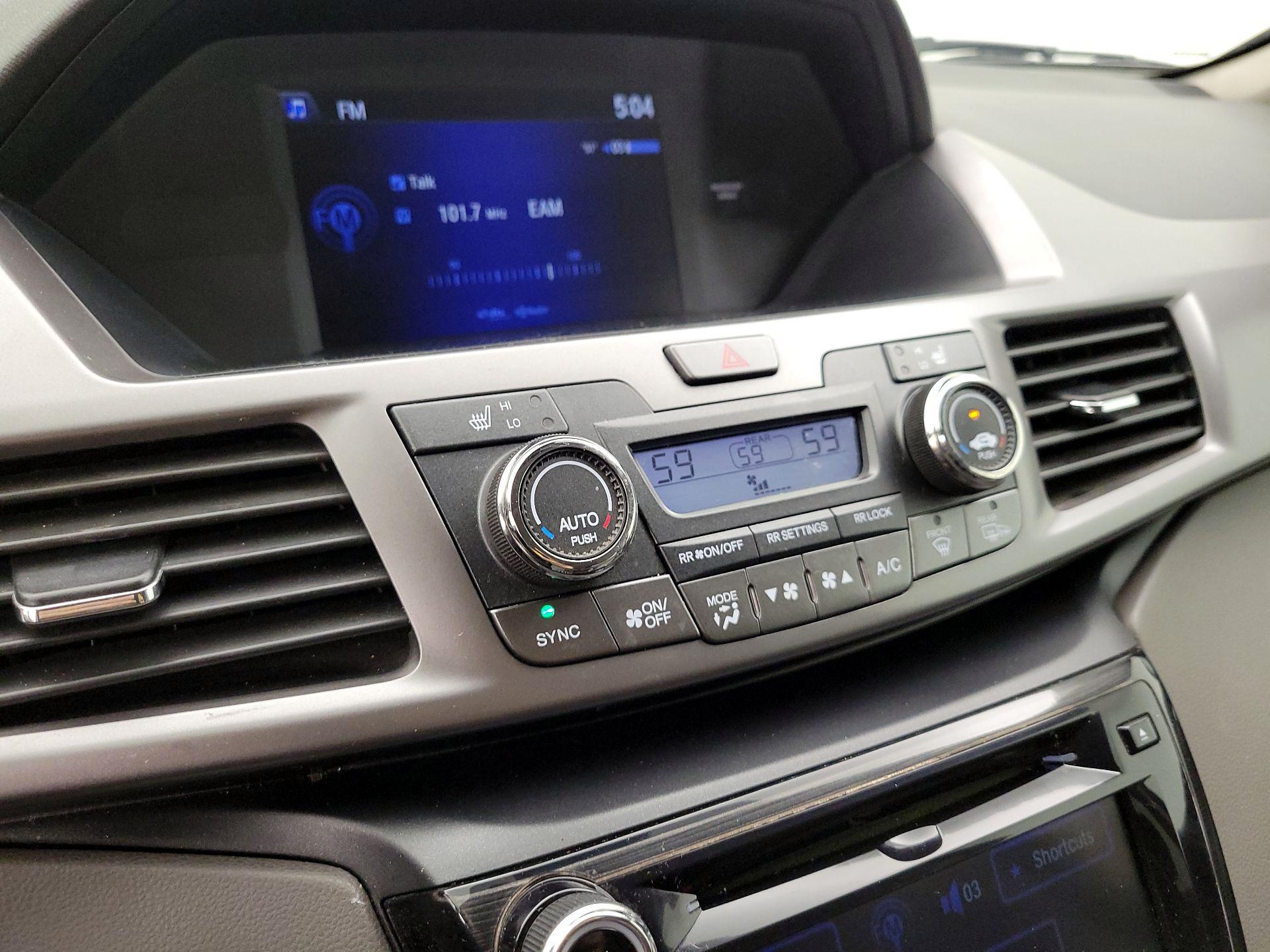 Thumbnail: 2015 Honda Odyssey - 16