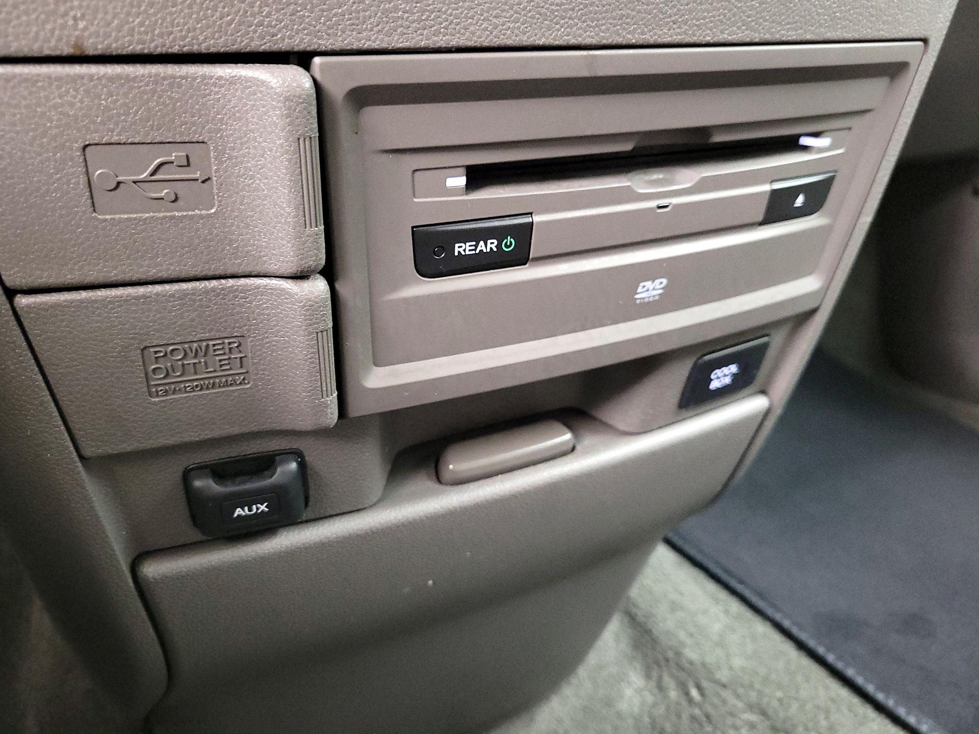 Thumbnail: 2015 Honda Odyssey - 18