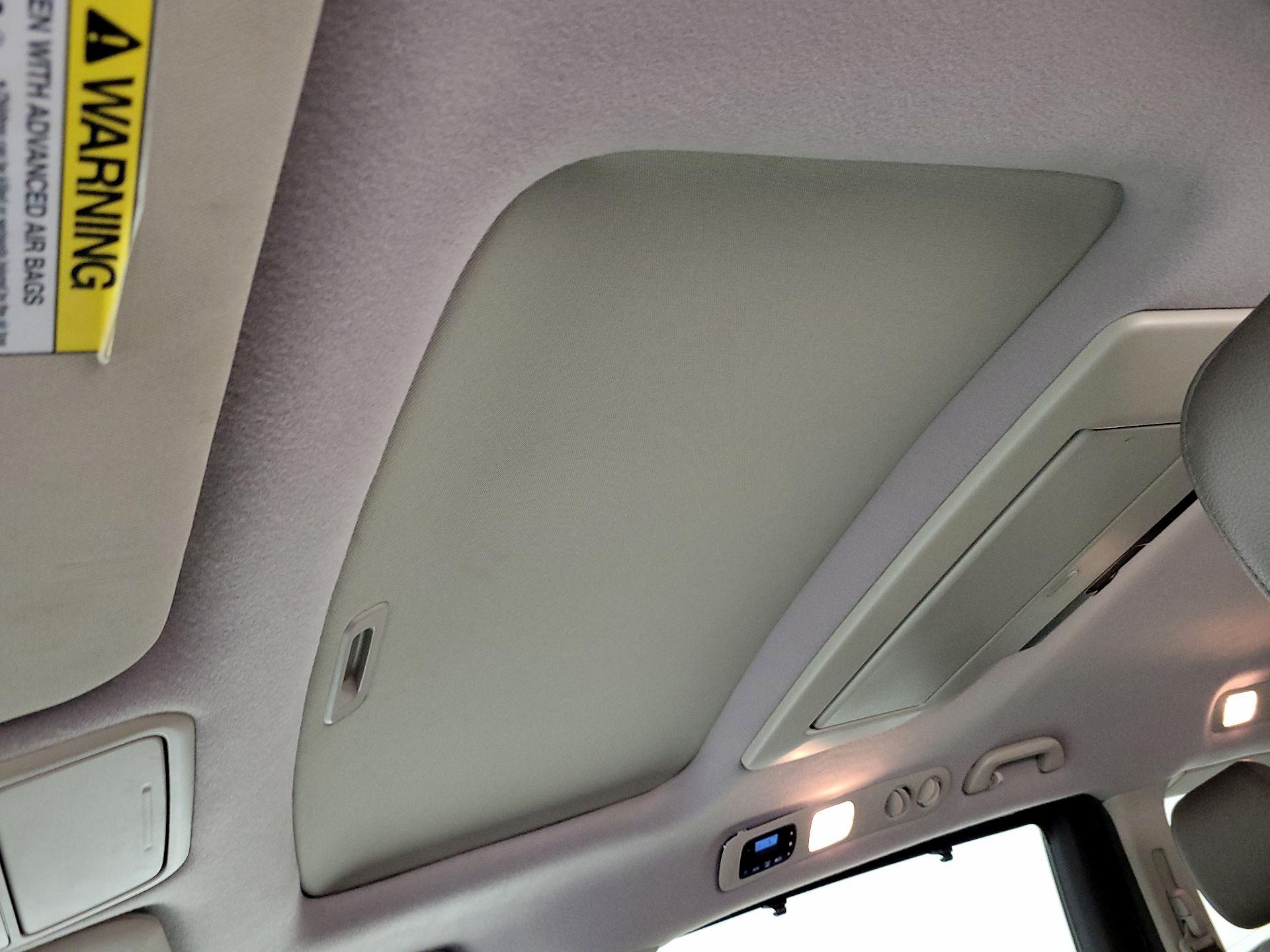 Thumbnail: 2015 Honda Odyssey - 19