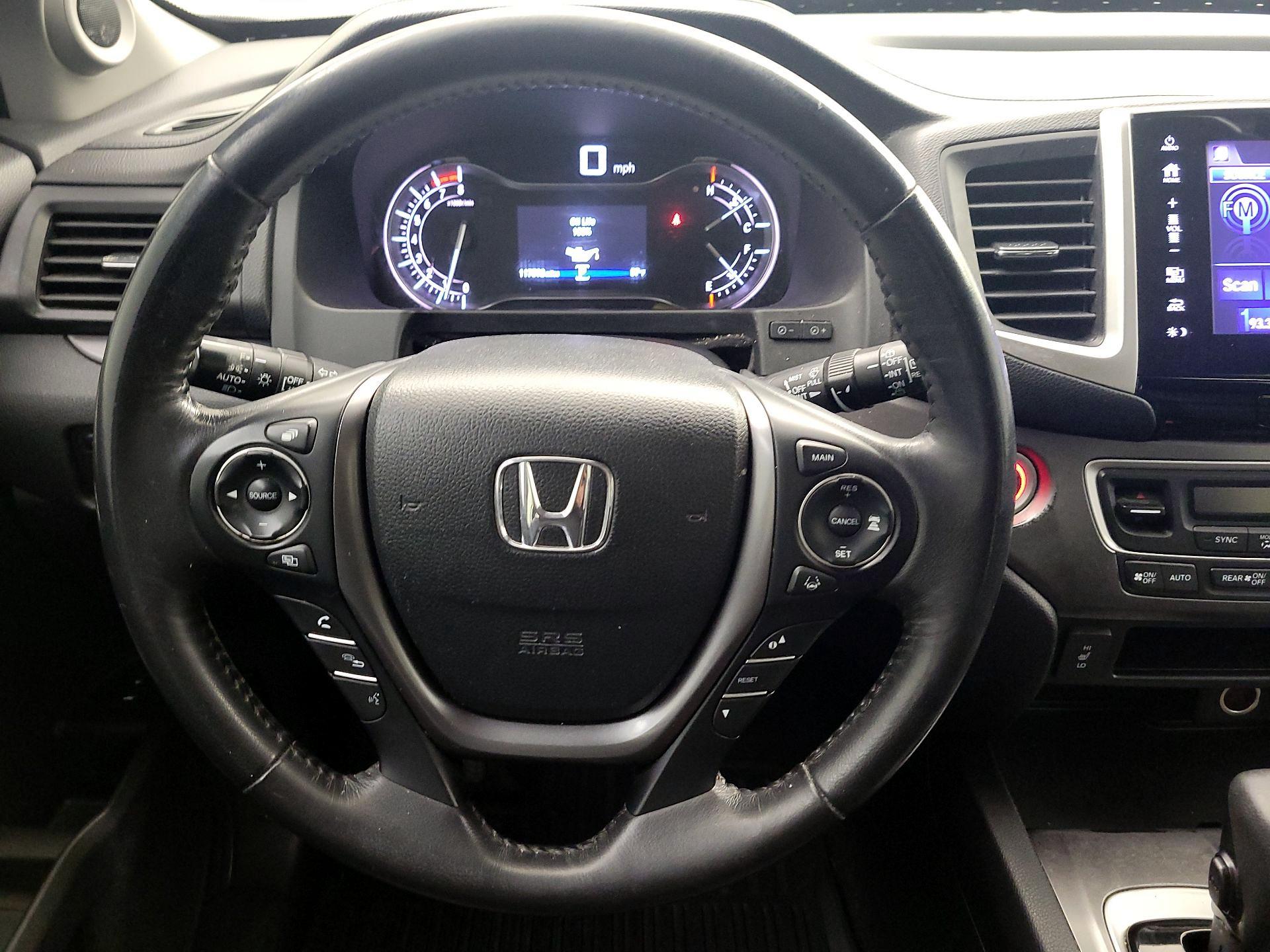 Thumbnail: 2018 Honda Pilot - 10