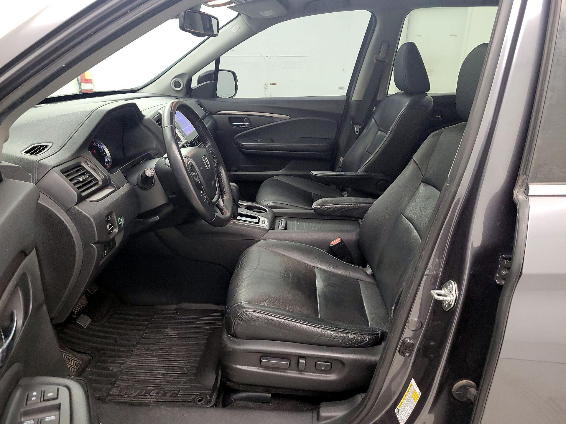 Thumbnail: 2018 Honda Pilot - 11