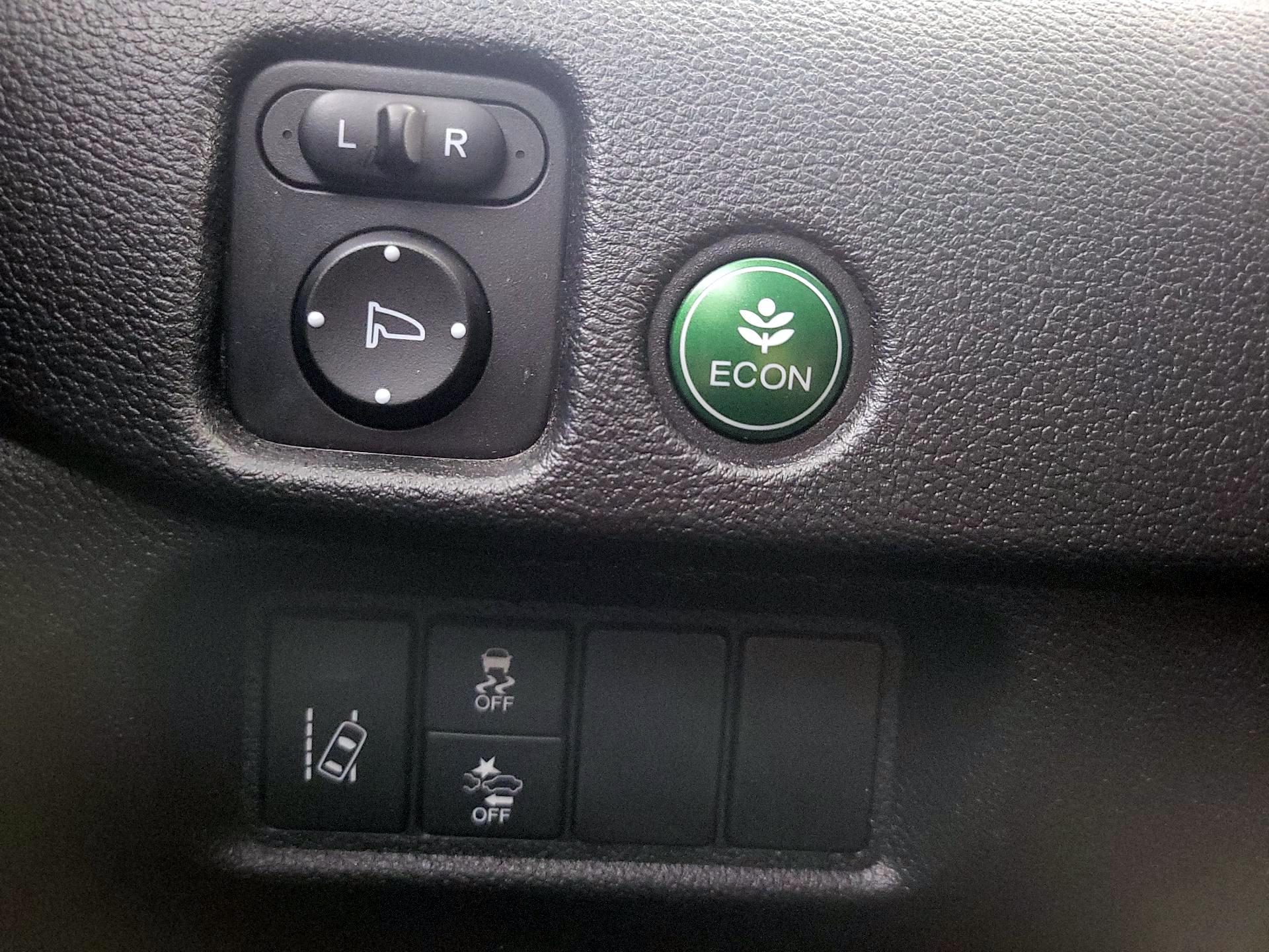 Thumbnail: 2018 Honda Pilot - 13