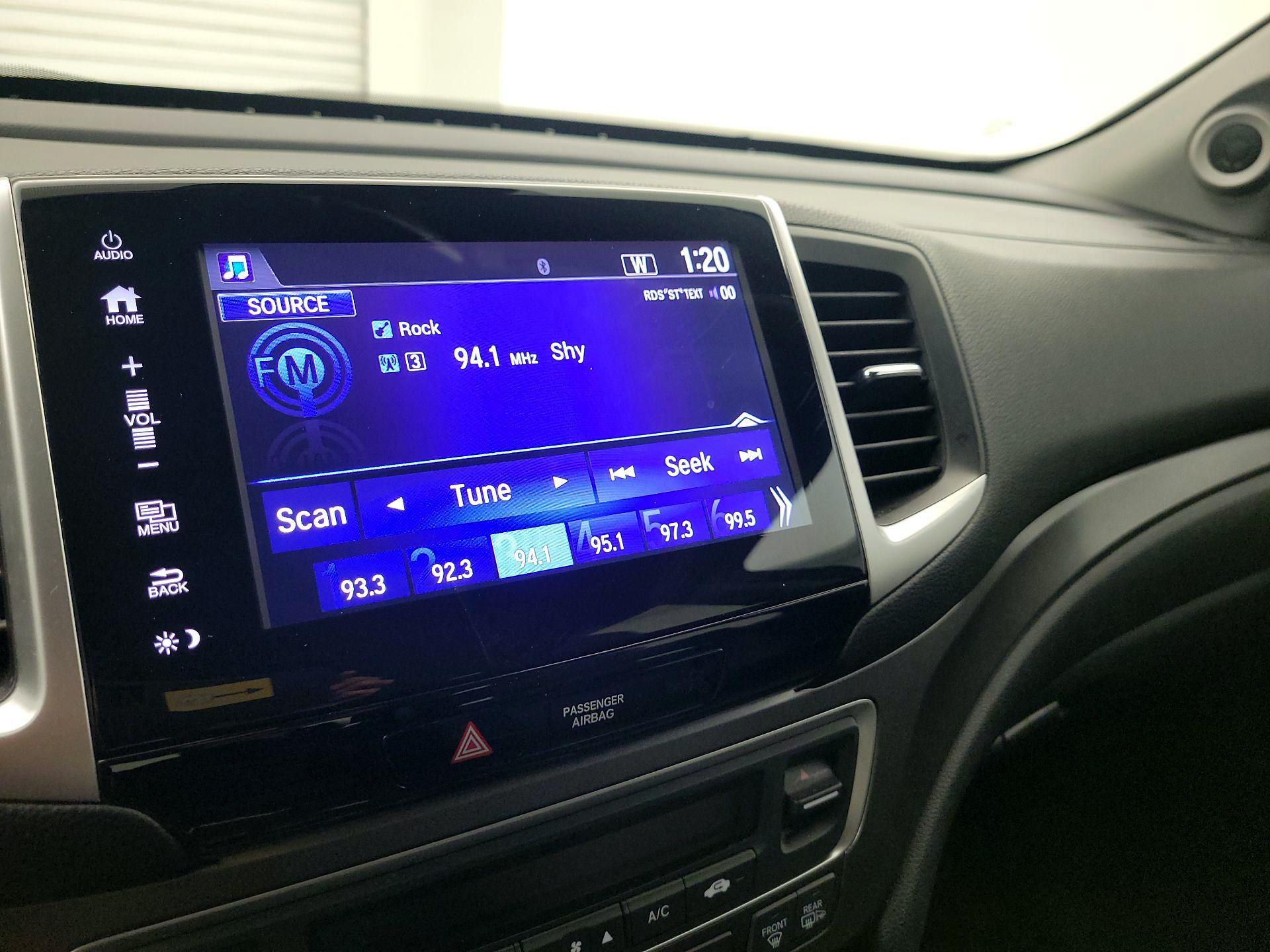 Thumbnail: 2018 Honda Pilot - 15