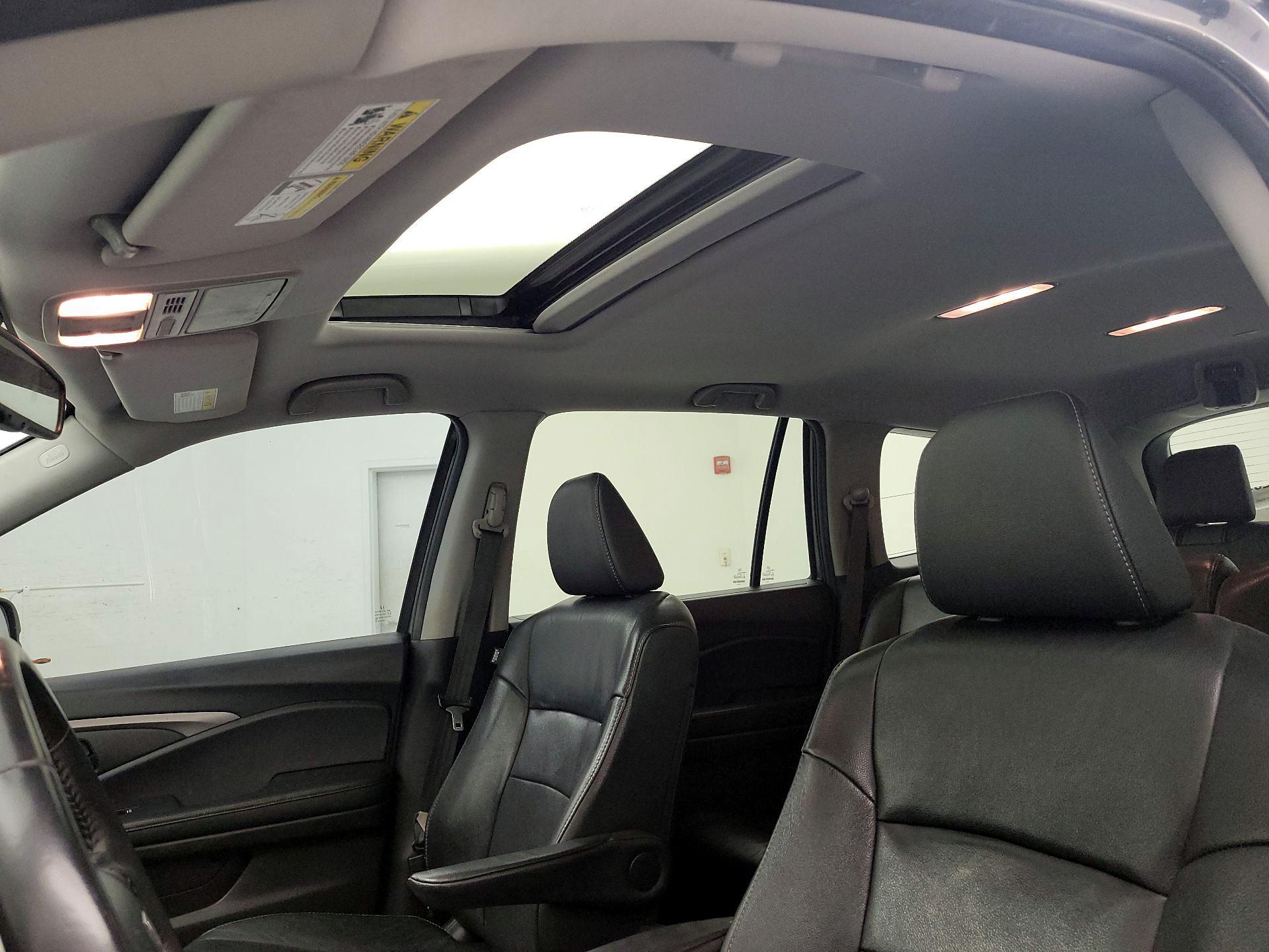 Thumbnail: 2018 Honda Pilot - 19