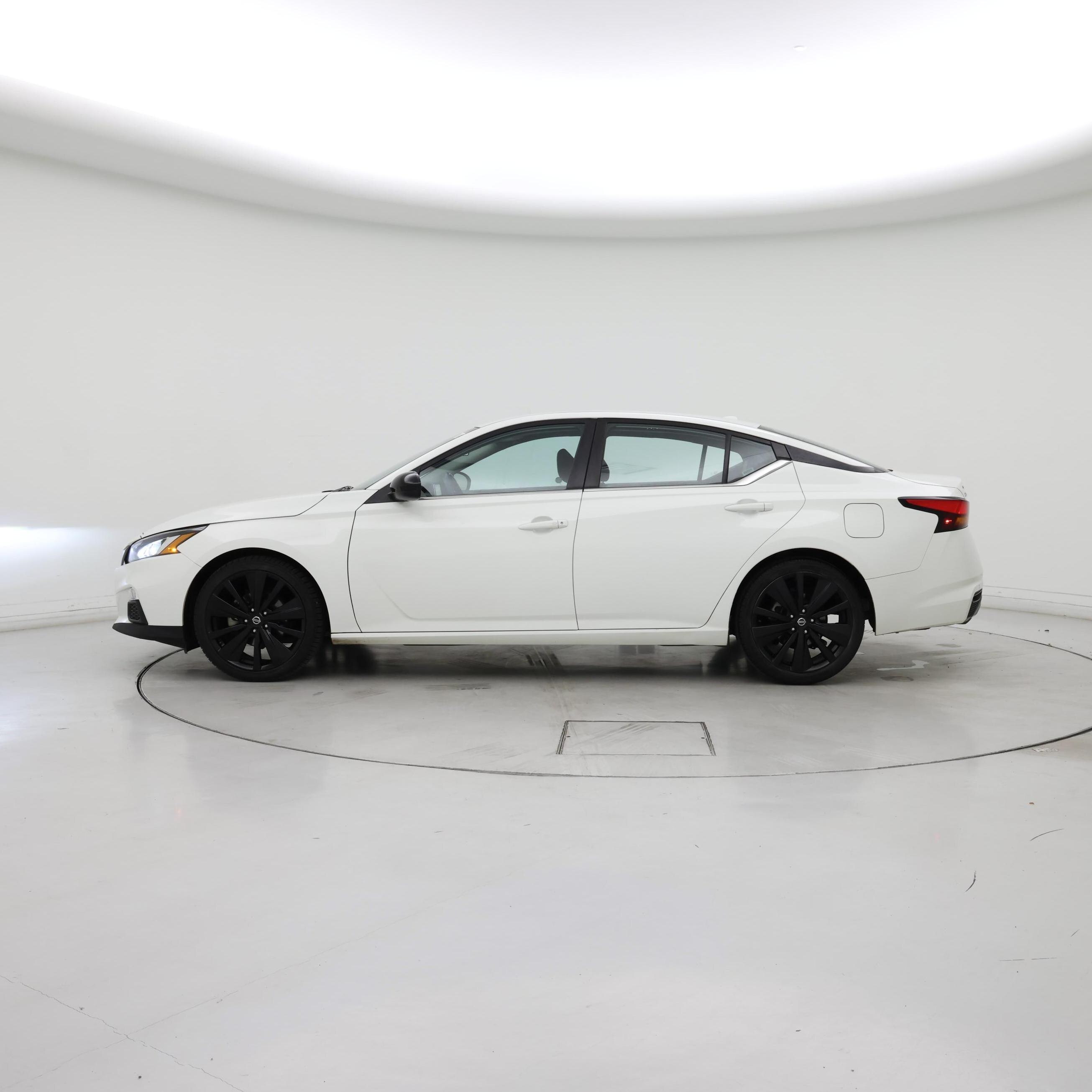 Thumbnail: 2021 Nissan Altima - 3