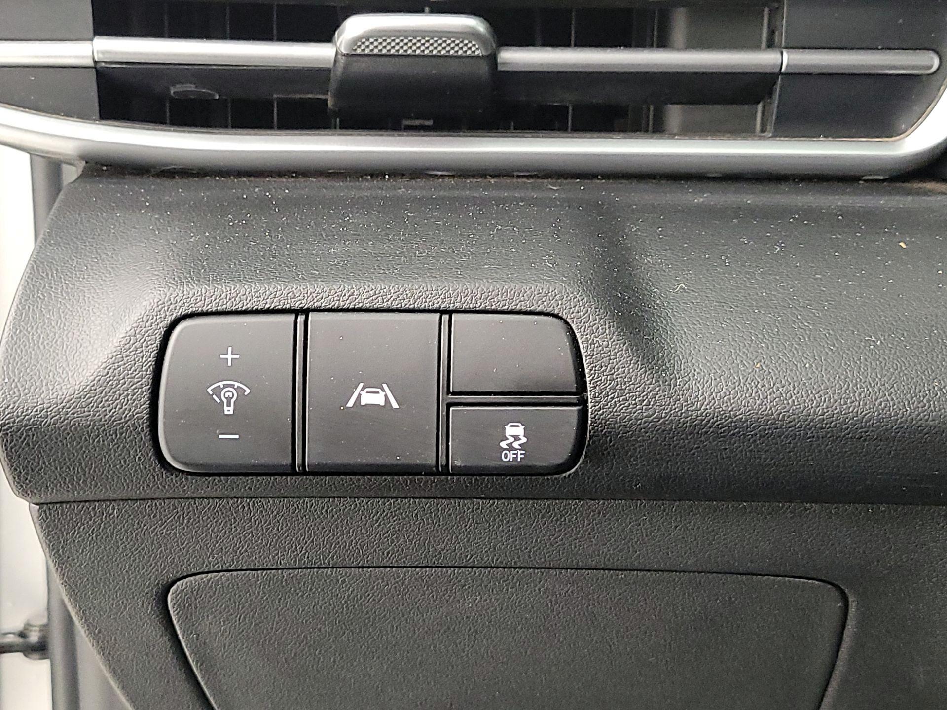 Thumbnail: 2021 Hyundai Elantra - 13