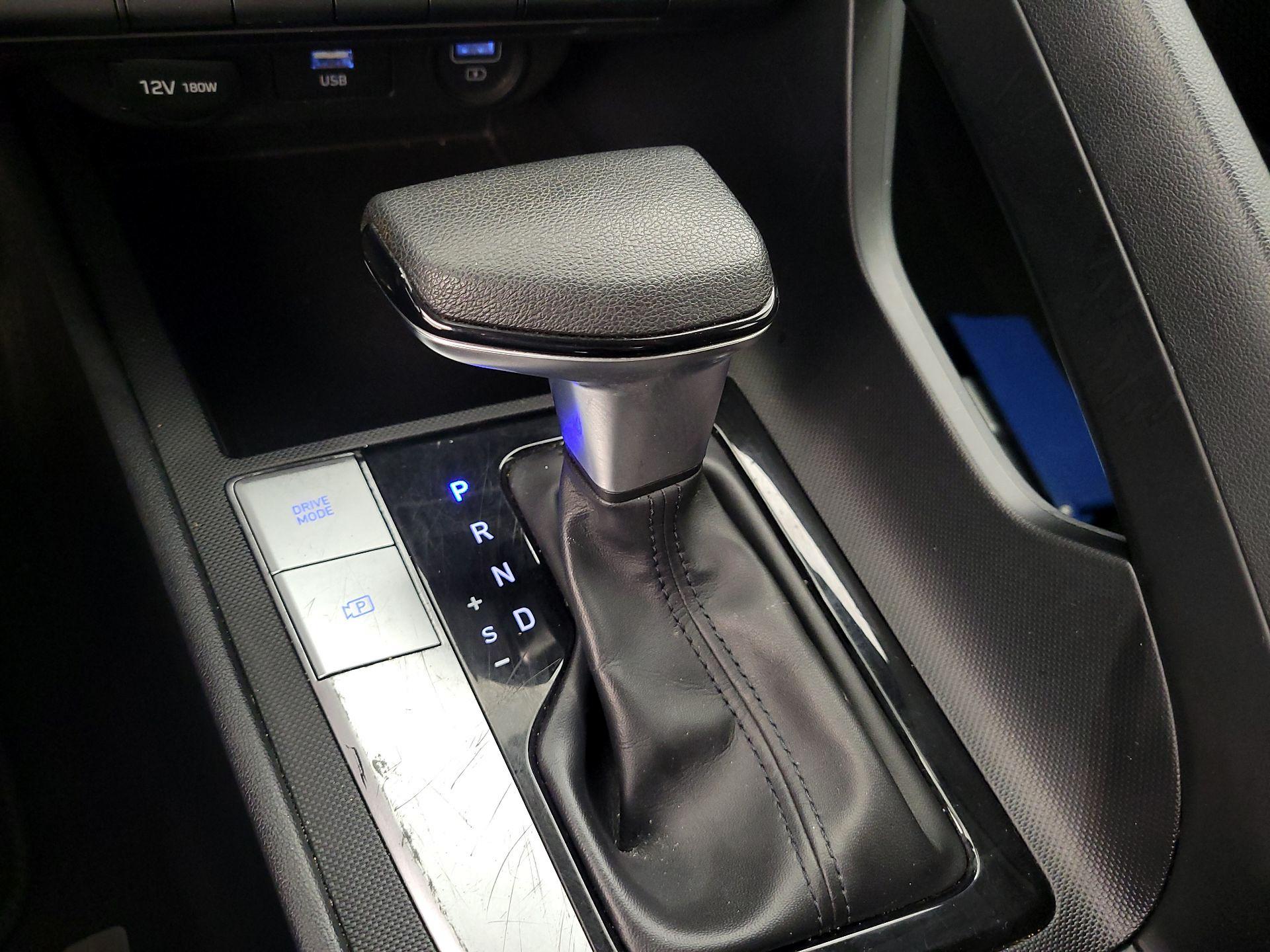 Thumbnail: 2021 Hyundai Elantra - 17