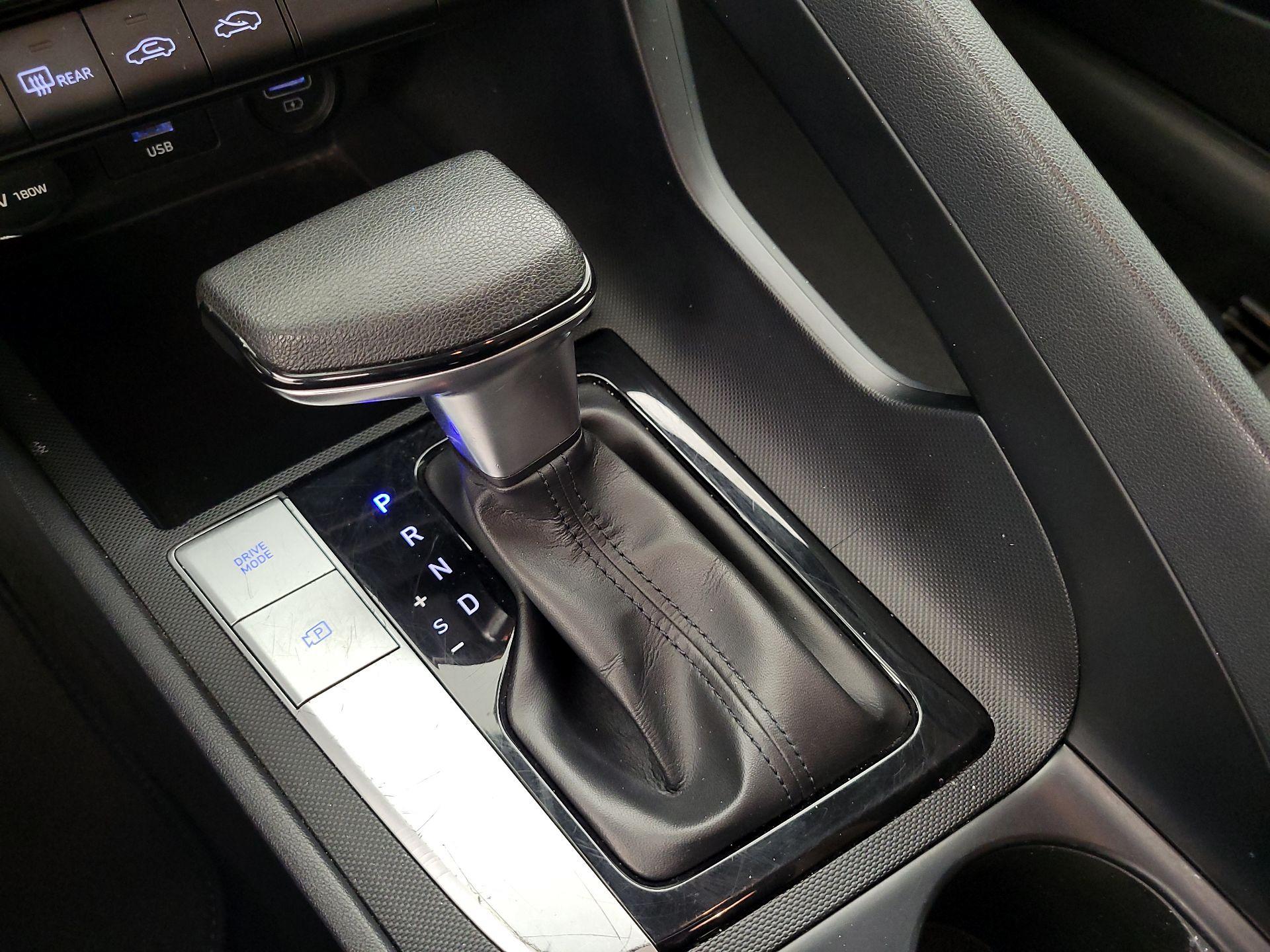 Thumbnail: 2021 Hyundai Elantra - 17