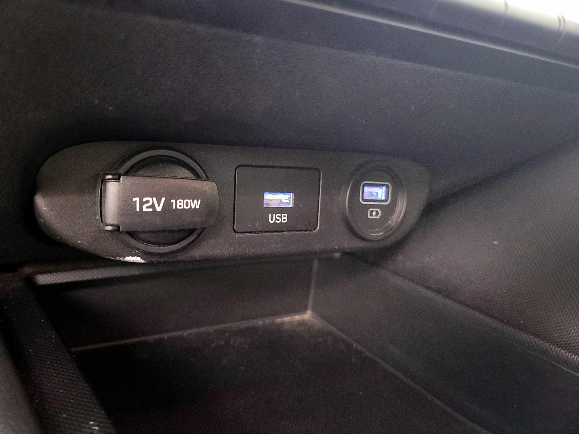 Thumbnail: 2021 Hyundai Elantra - 18