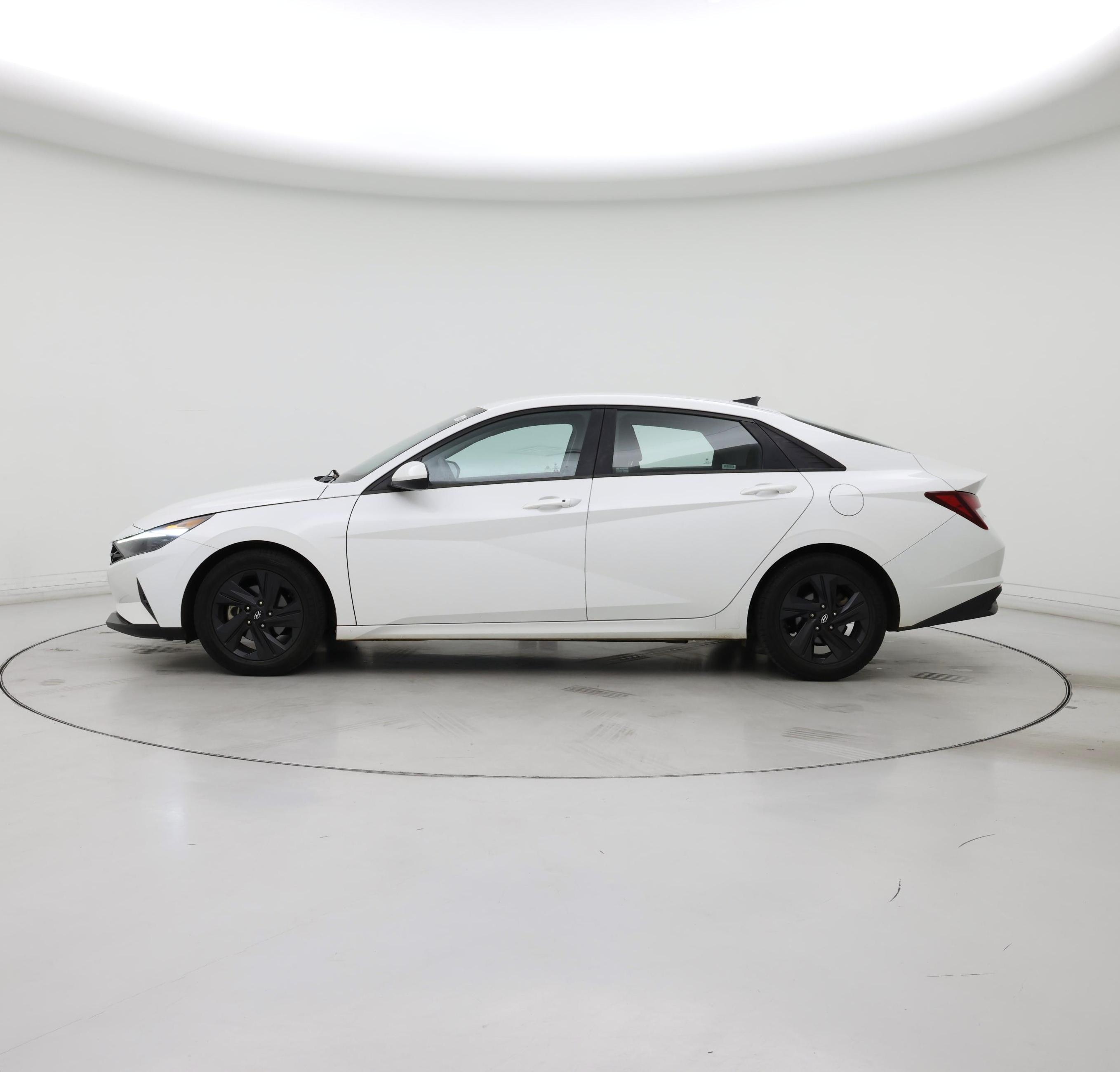 Thumbnail: 2021 Hyundai Elantra - 3