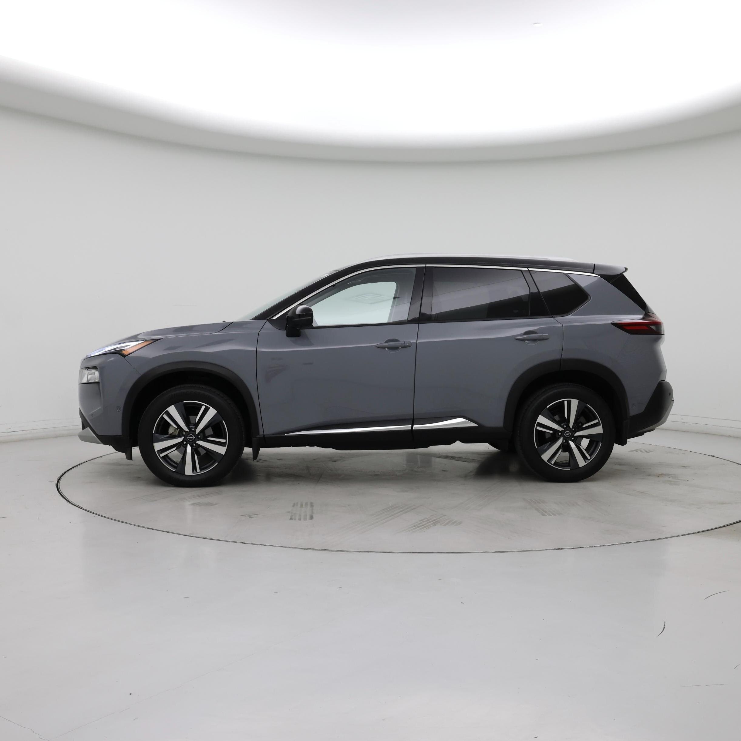 Thumbnail: 2022 Nissan Rogue - 3