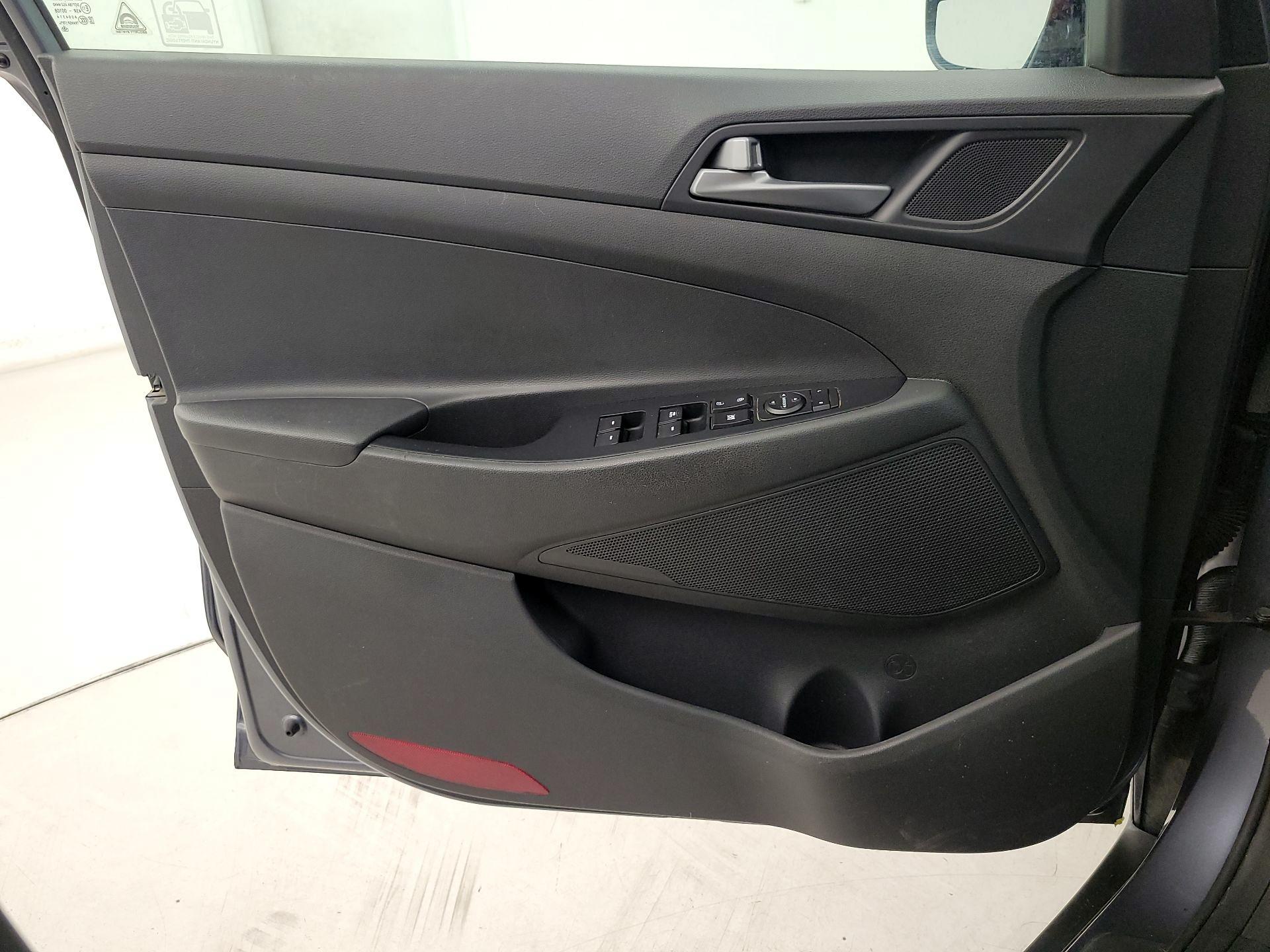 Thumbnail: 2017 Hyundai Tucson - 12