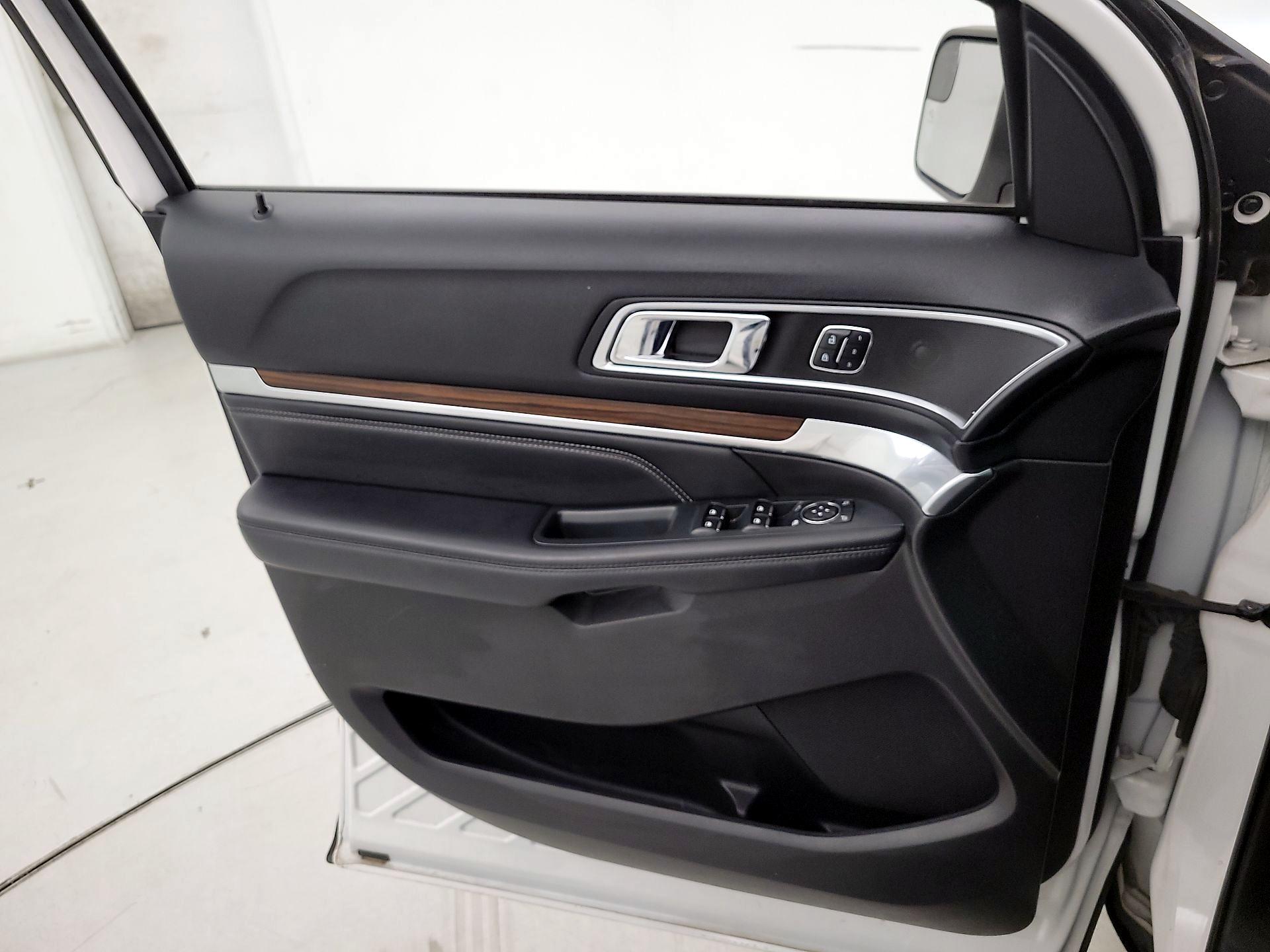 Thumbnail: 2017 Ford Explorer - 12