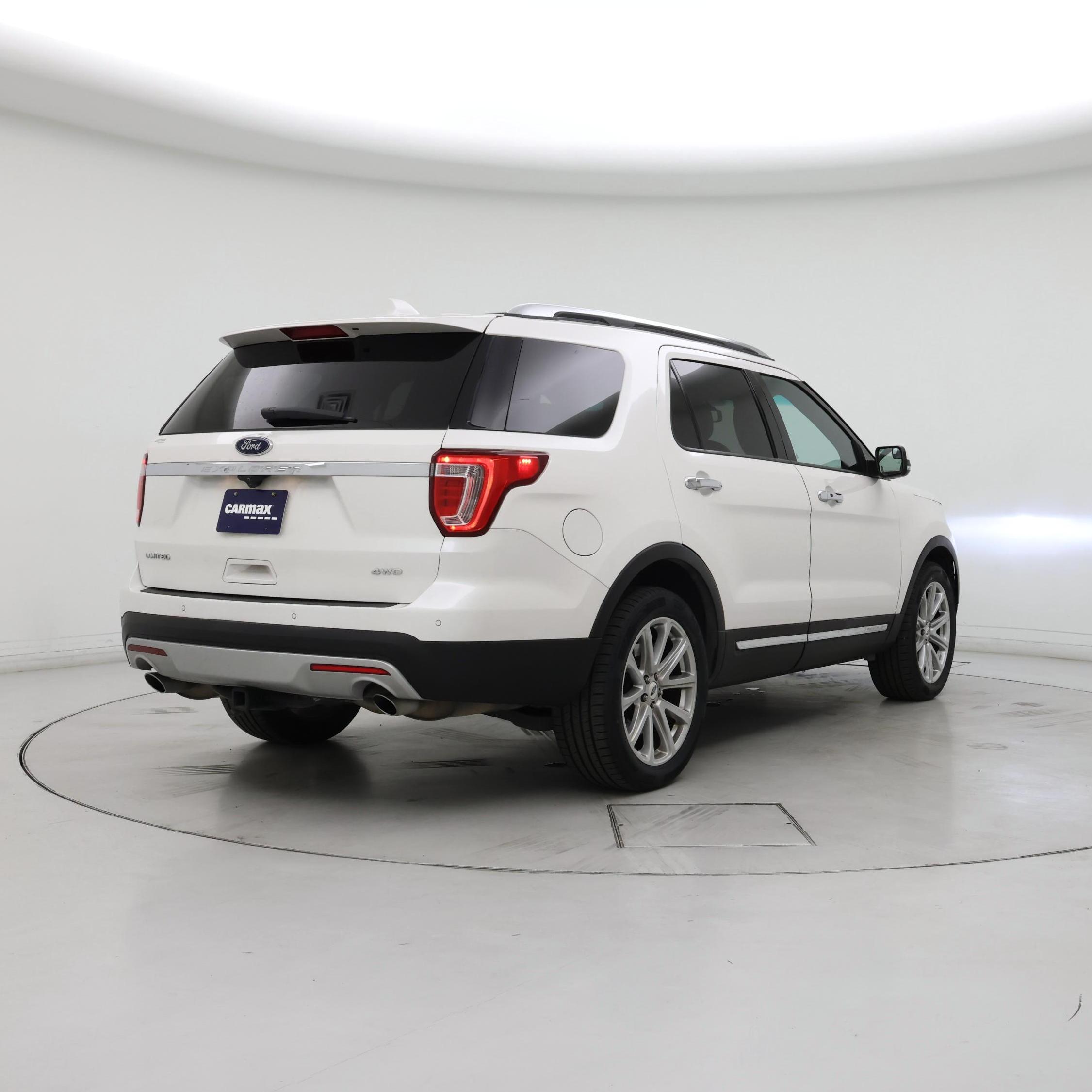 Thumbnail: 2017 Ford Explorer - 8