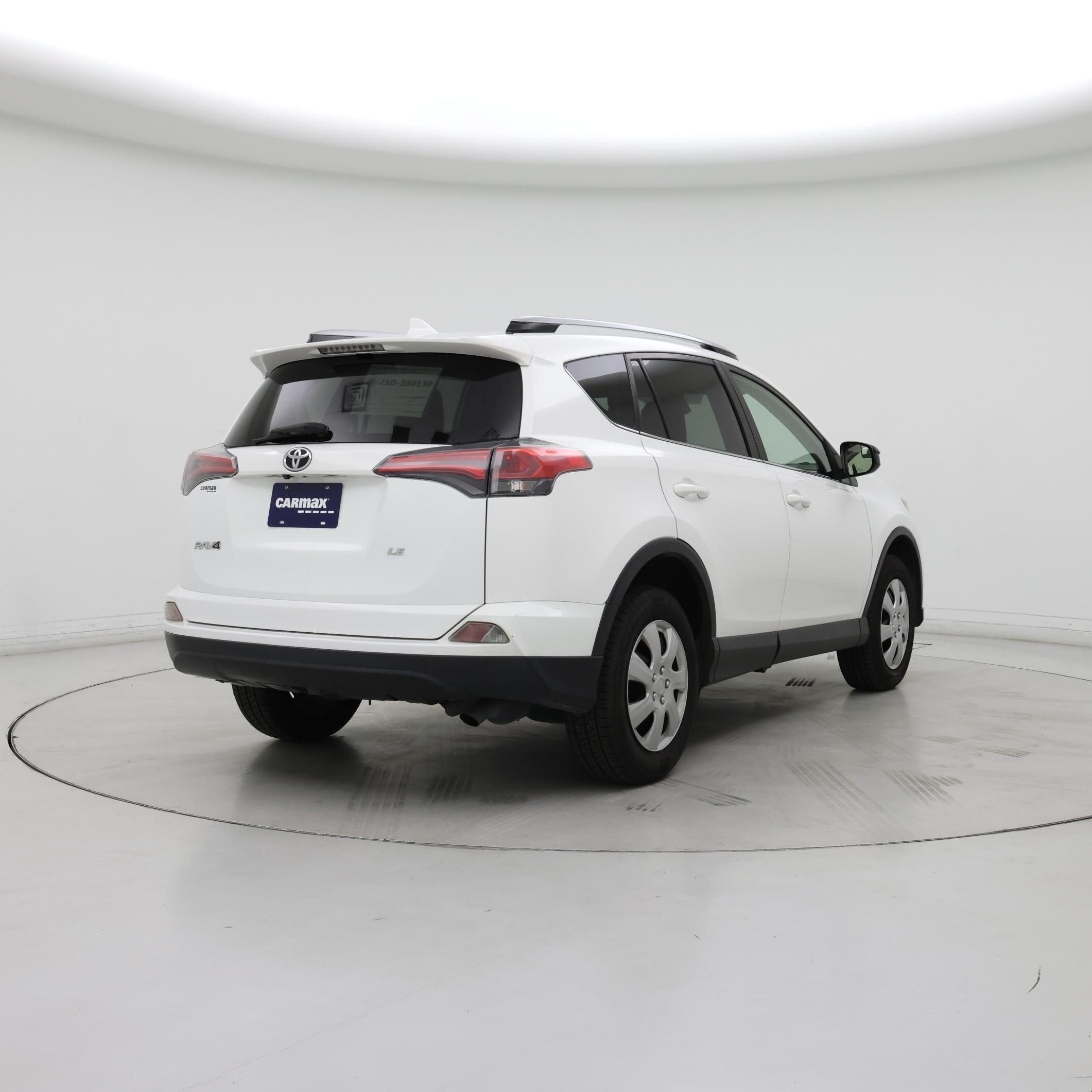 Thumbnail: 2017 Toyota RAV4 - 8