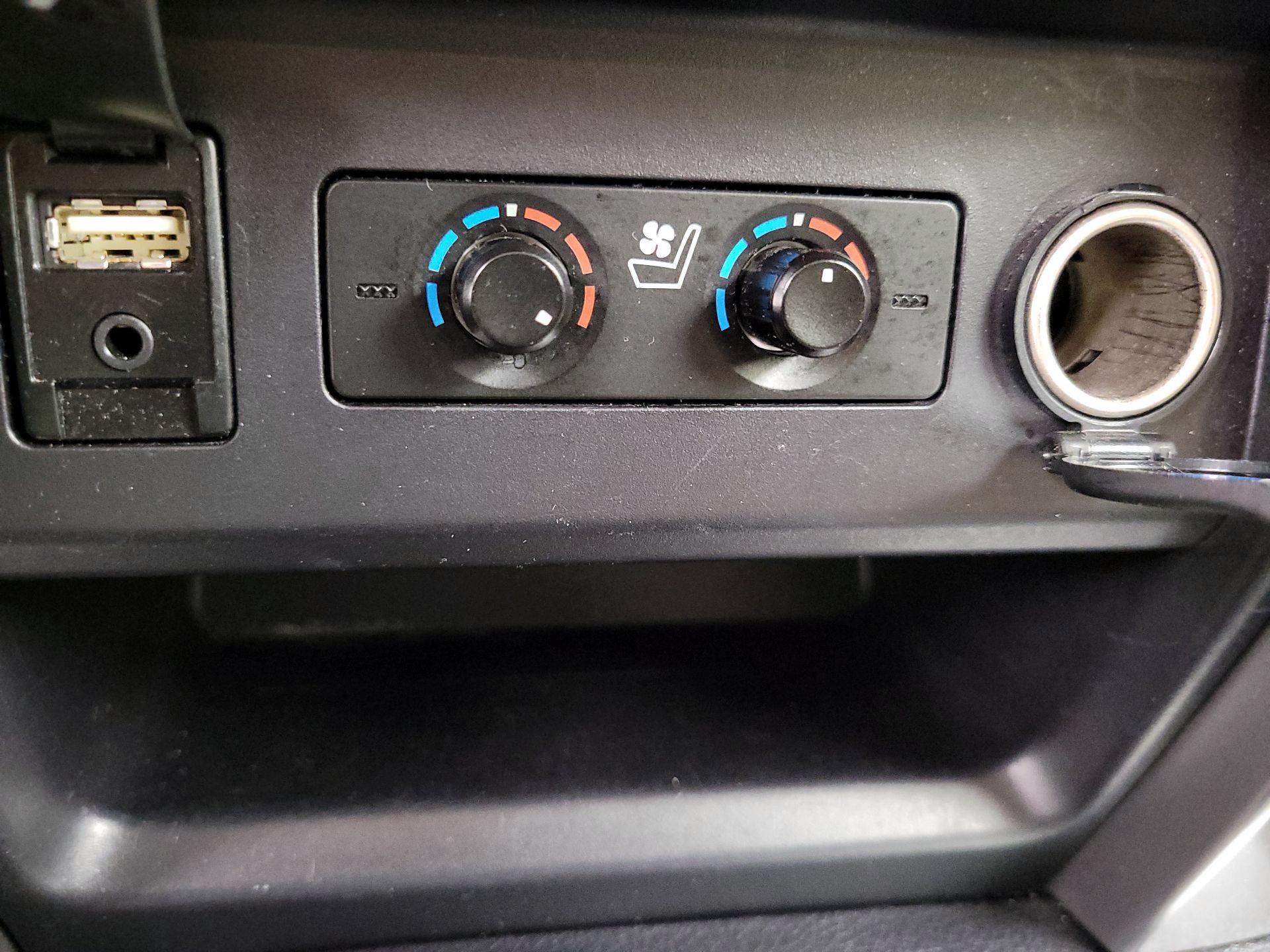 Thumbnail: 2015 Toyota 4Runner - 19