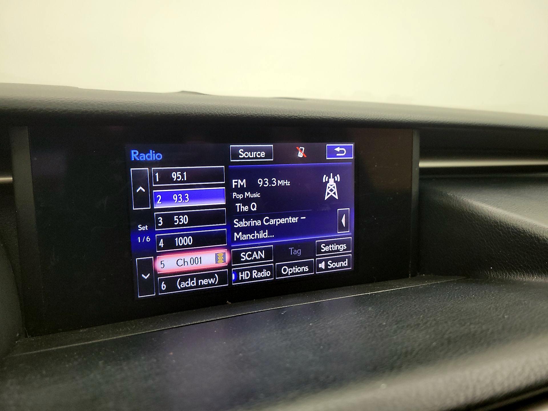 Thumbnail: 2015 Lexus IS - 15