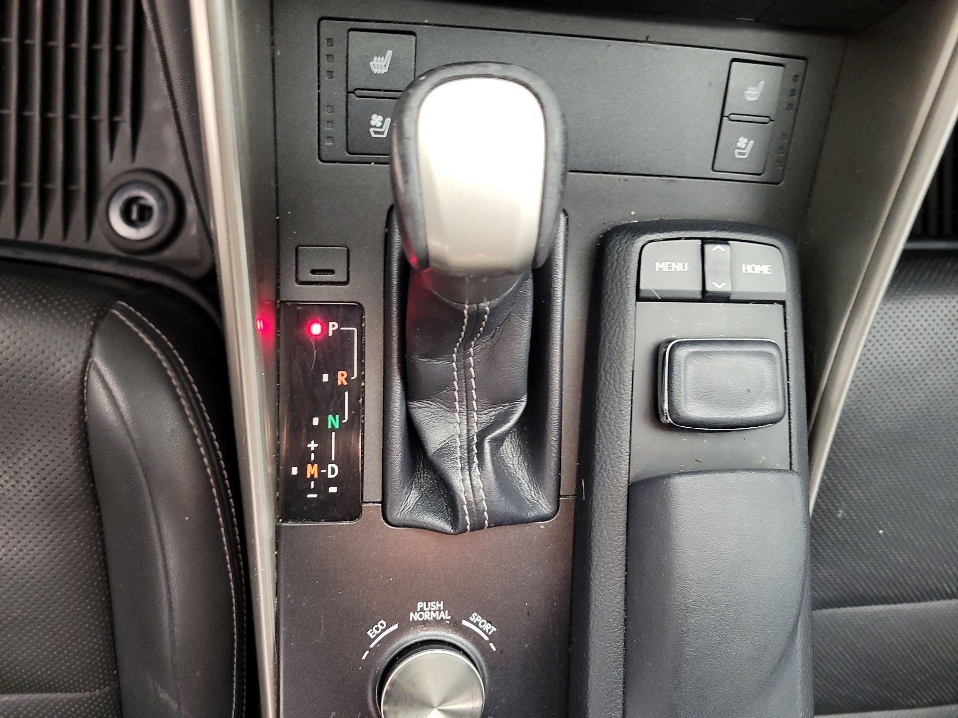 Thumbnail: 2015 Lexus IS - 17