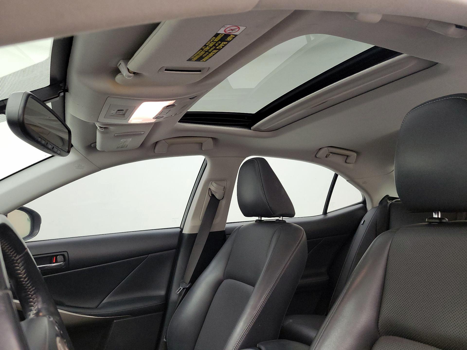 Thumbnail: 2015 Lexus IS - 19