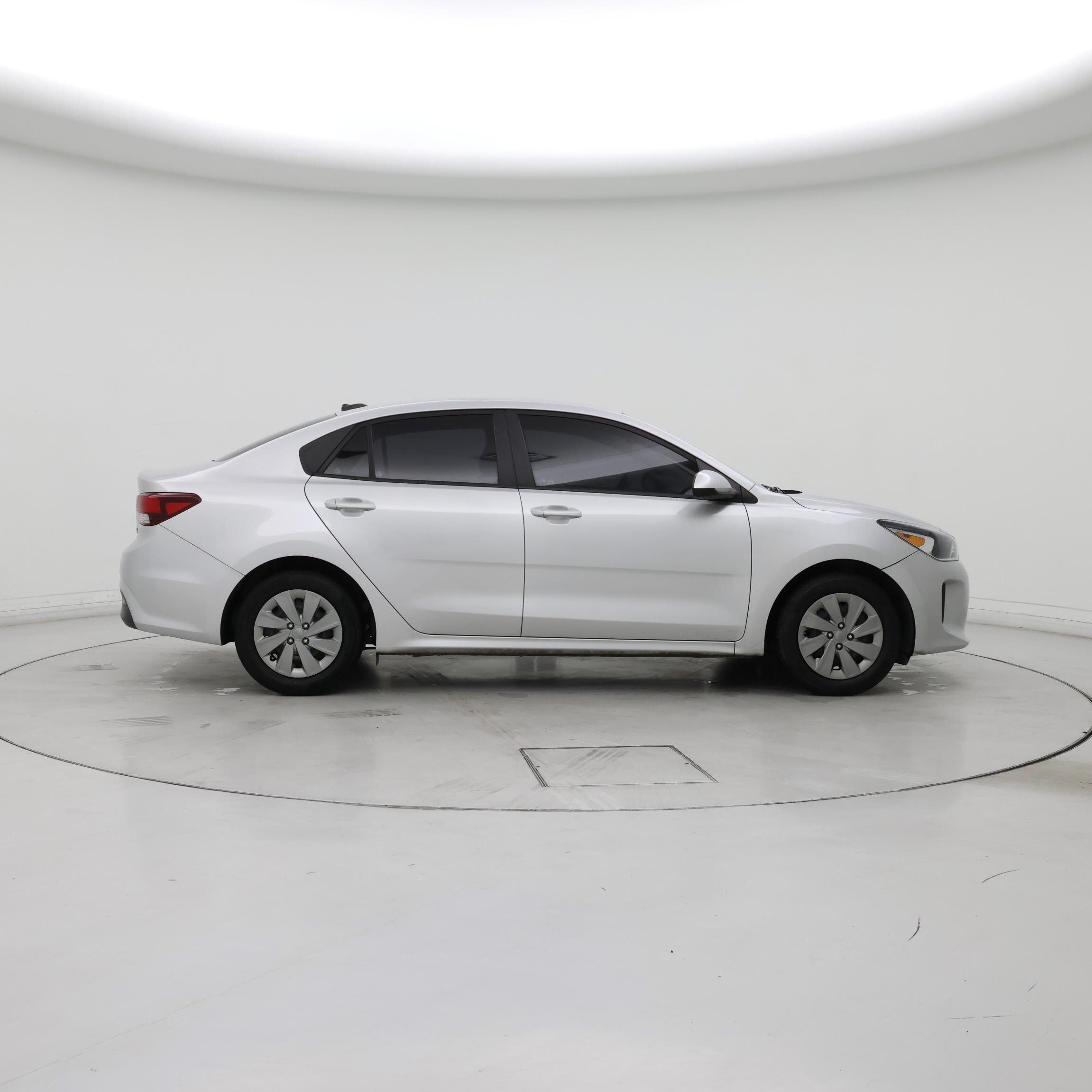 Thumbnail: 2020 Kia Rio - 7