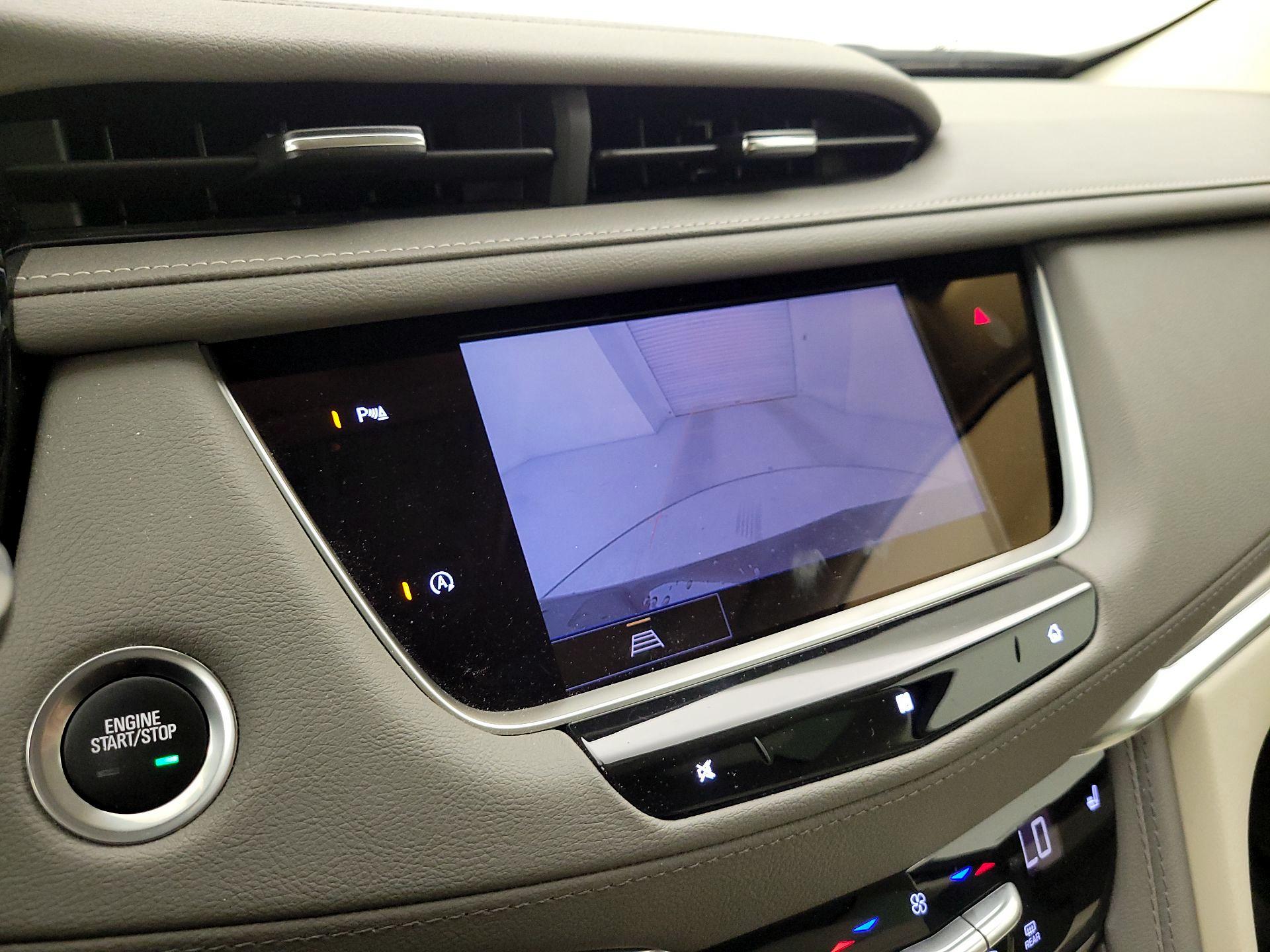Thumbnail: 2021 Cadillac XT5 - 14