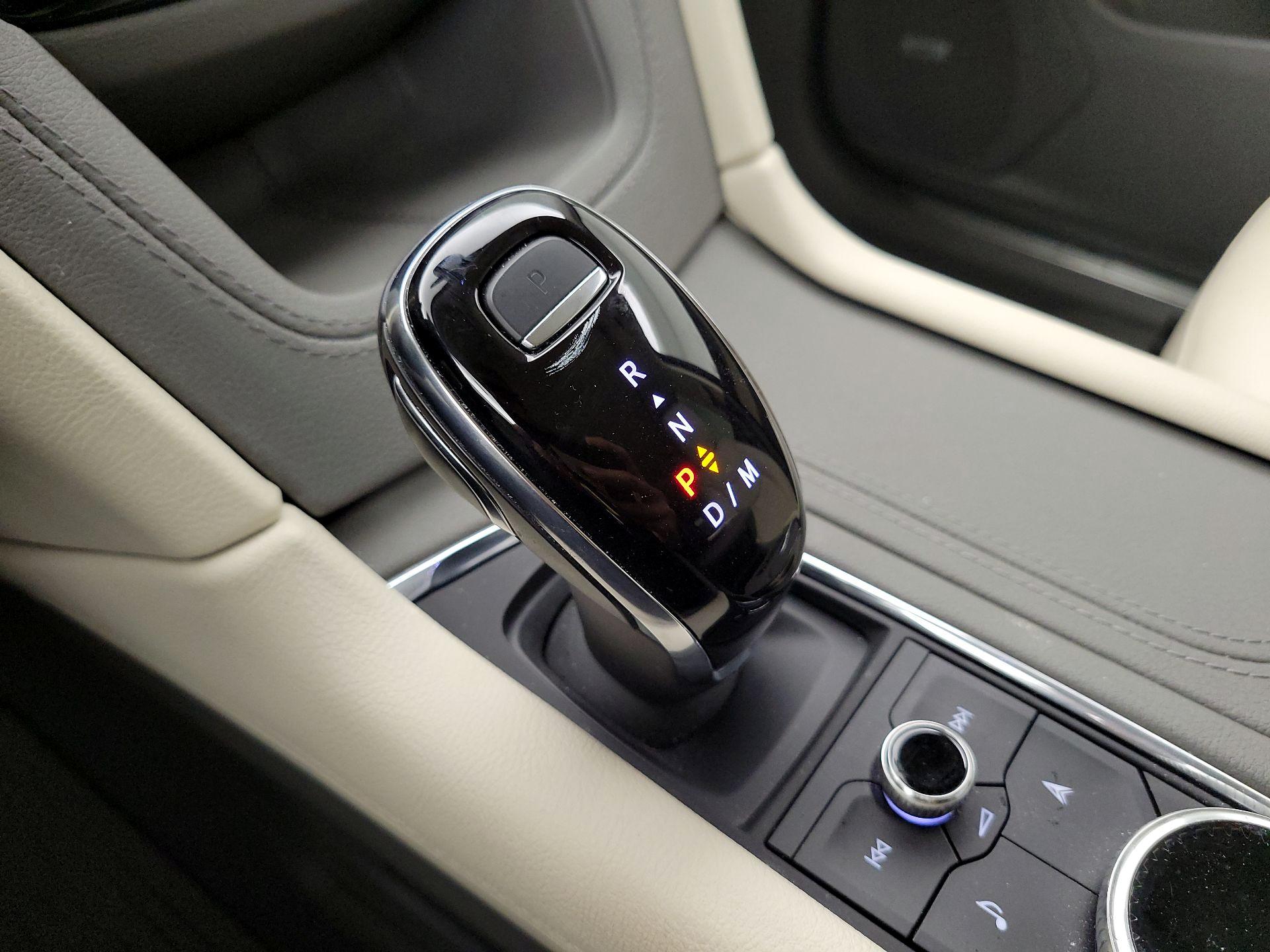 Thumbnail: 2021 Cadillac XT5 - 17
