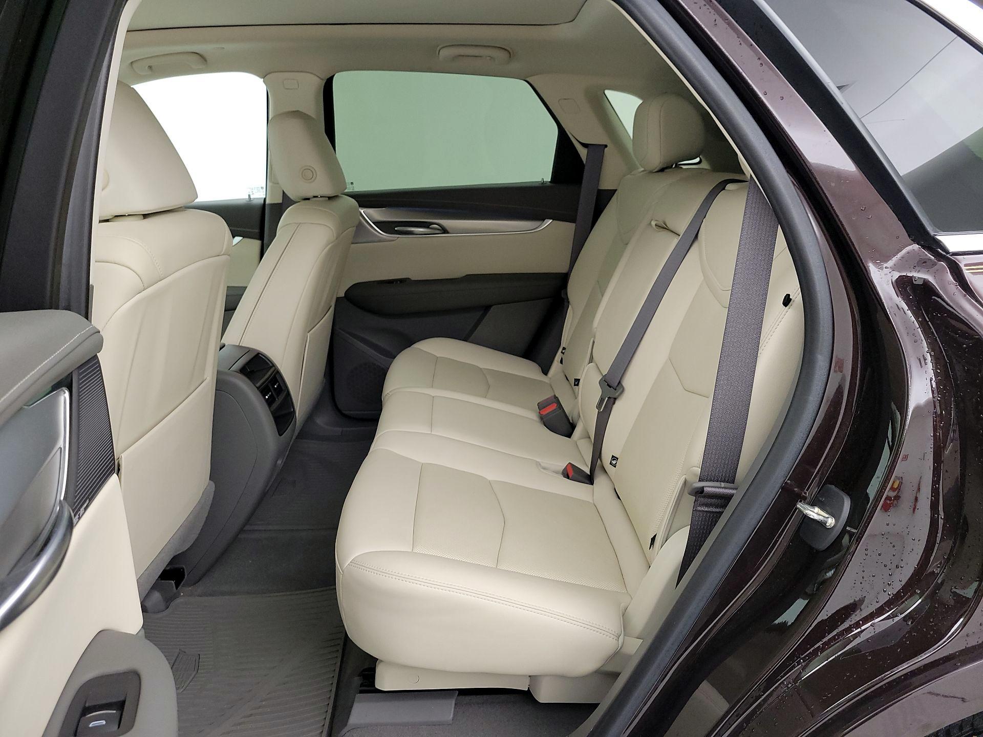 Thumbnail: 2021 Cadillac XT5 - 19