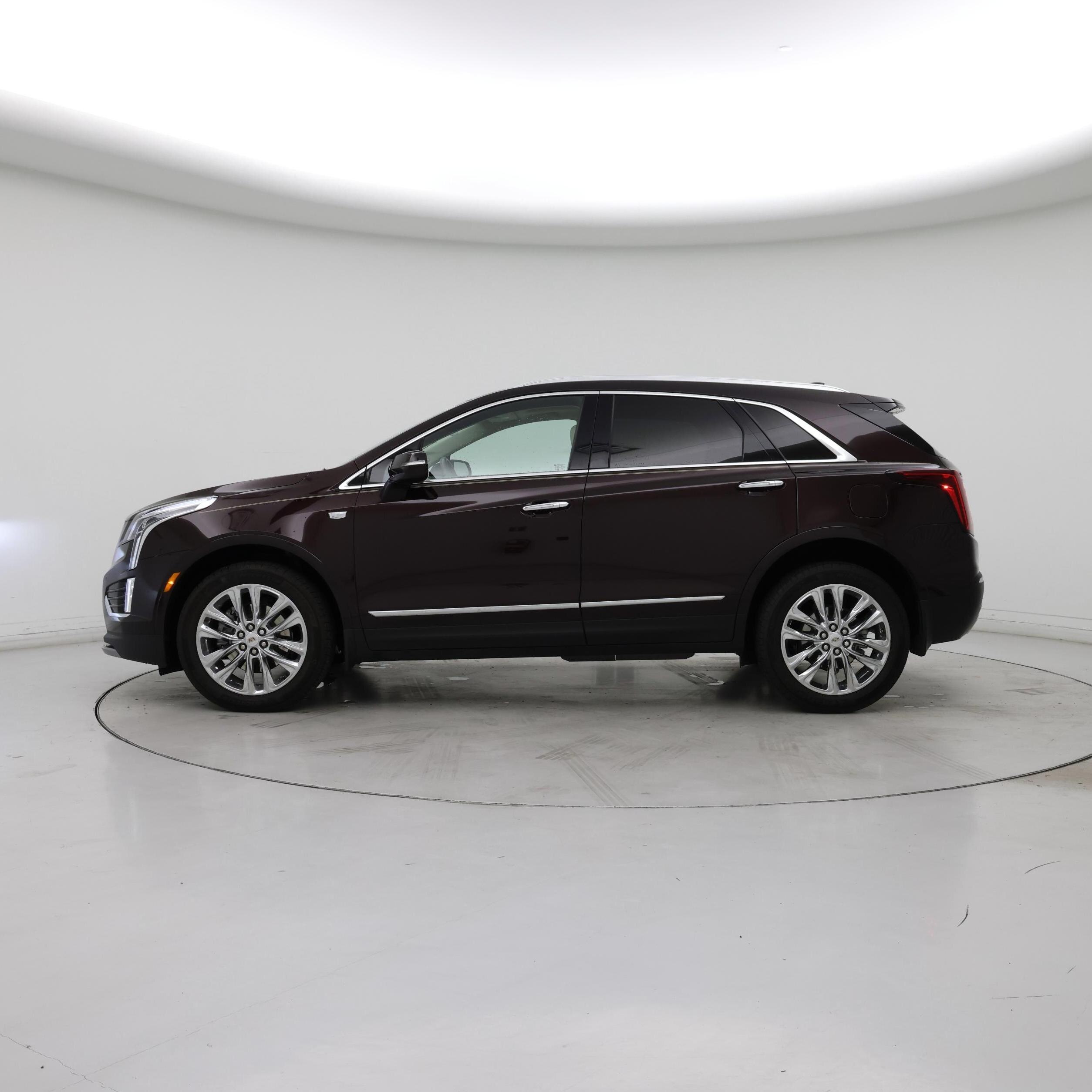Thumbnail: 2021 Cadillac XT5 - 3