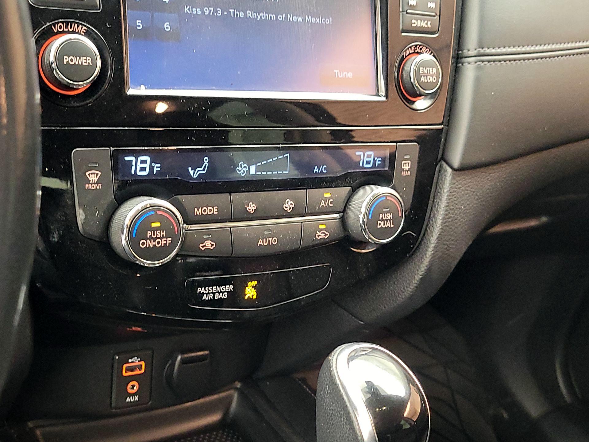 Thumbnail: 2017 Nissan Rogue - 16