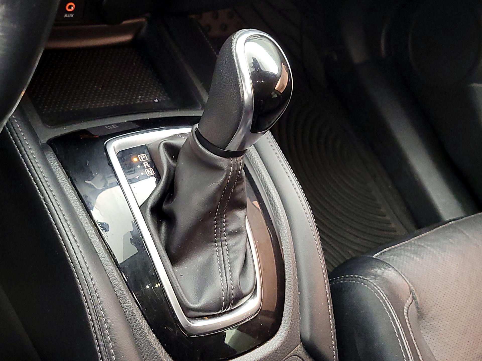 Thumbnail: 2017 Nissan Rogue - 17