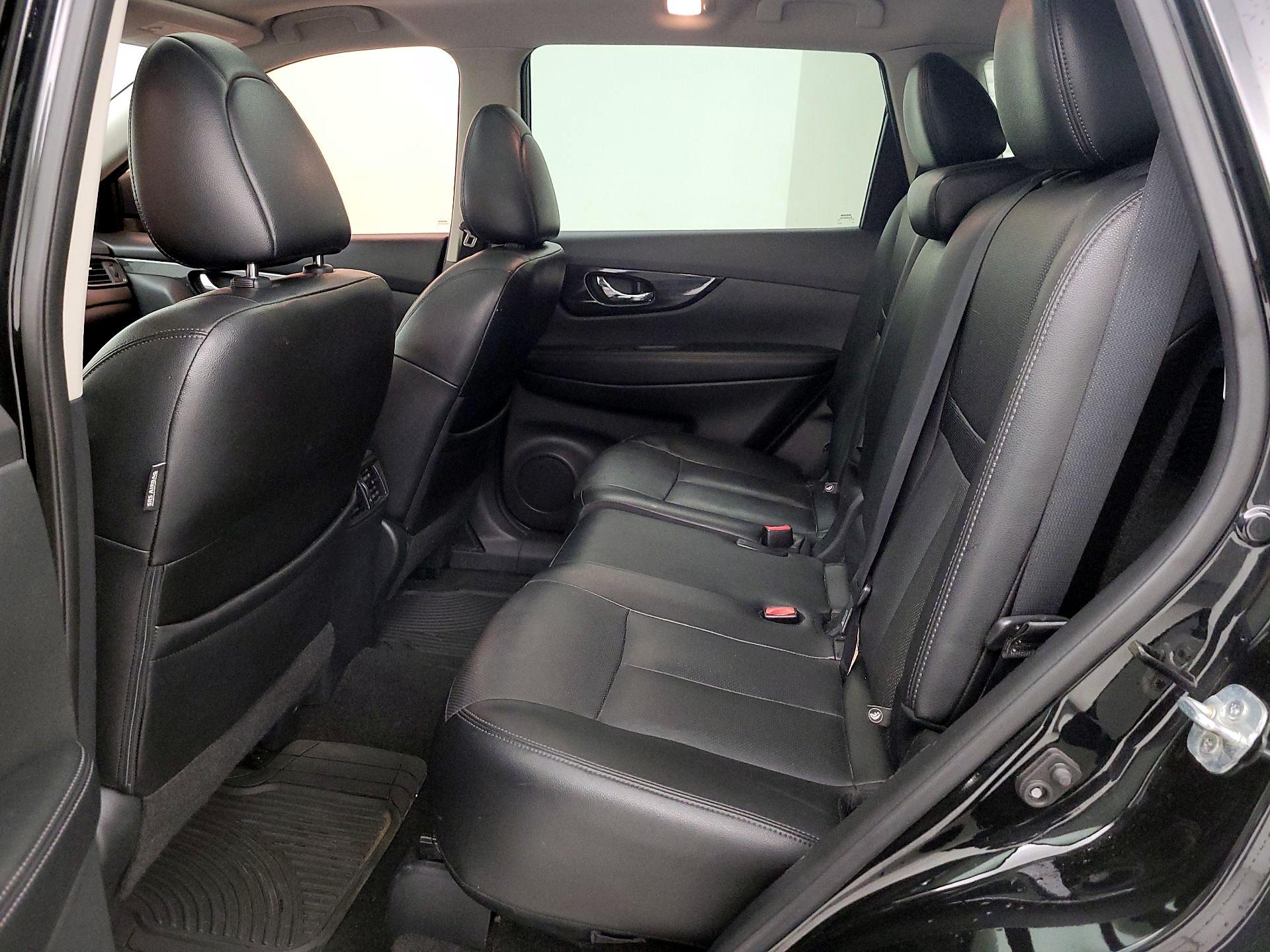 Thumbnail: 2017 Nissan Rogue - 20