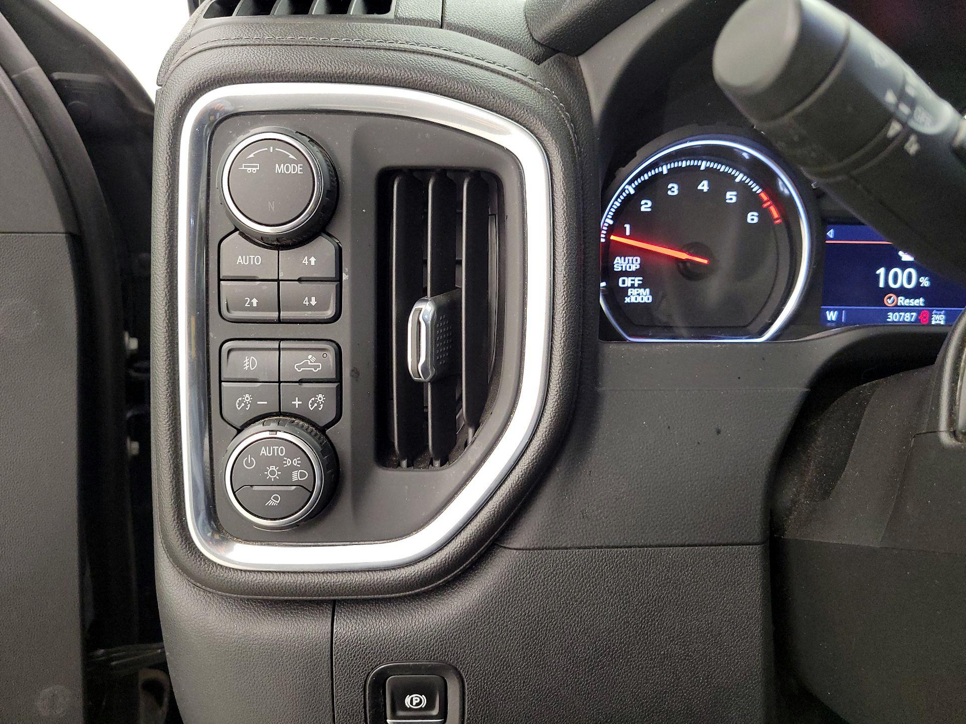 Thumbnail: 2020 Chevrolet Silverado 1500 - 13