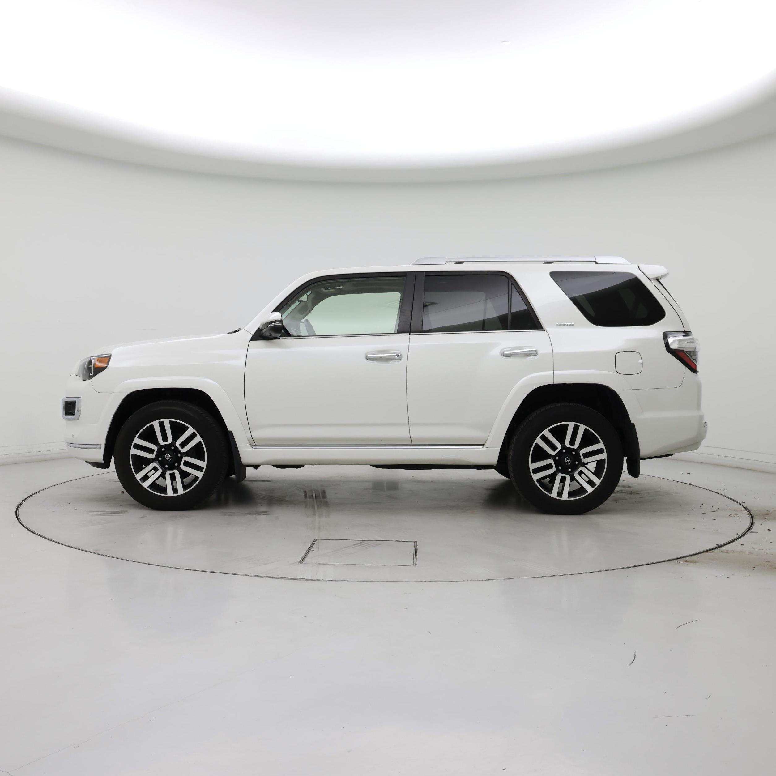 Thumbnail: 2022 Toyota 4Runner - 3