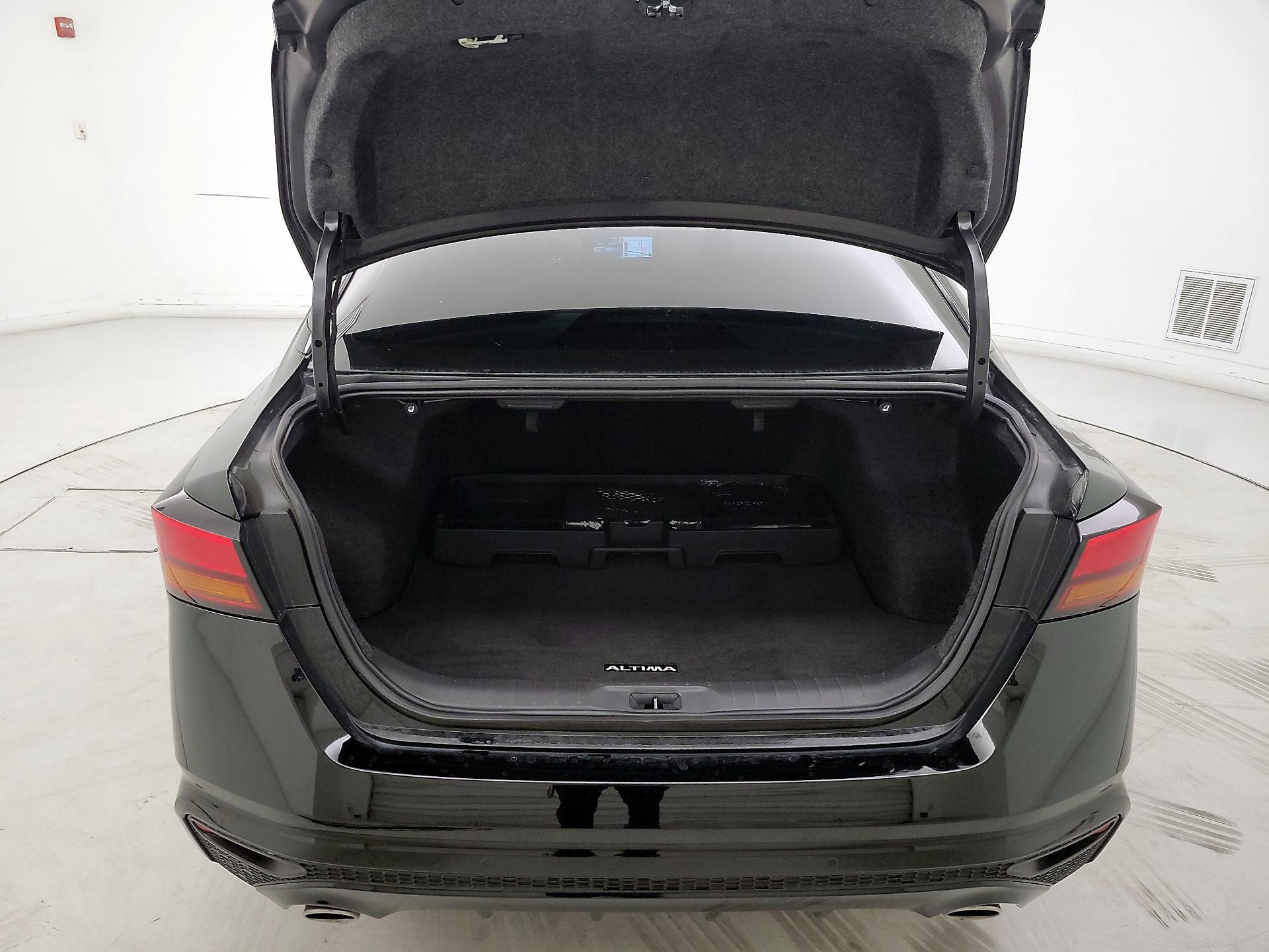 Thumbnail: 2024 Nissan Altima - 20