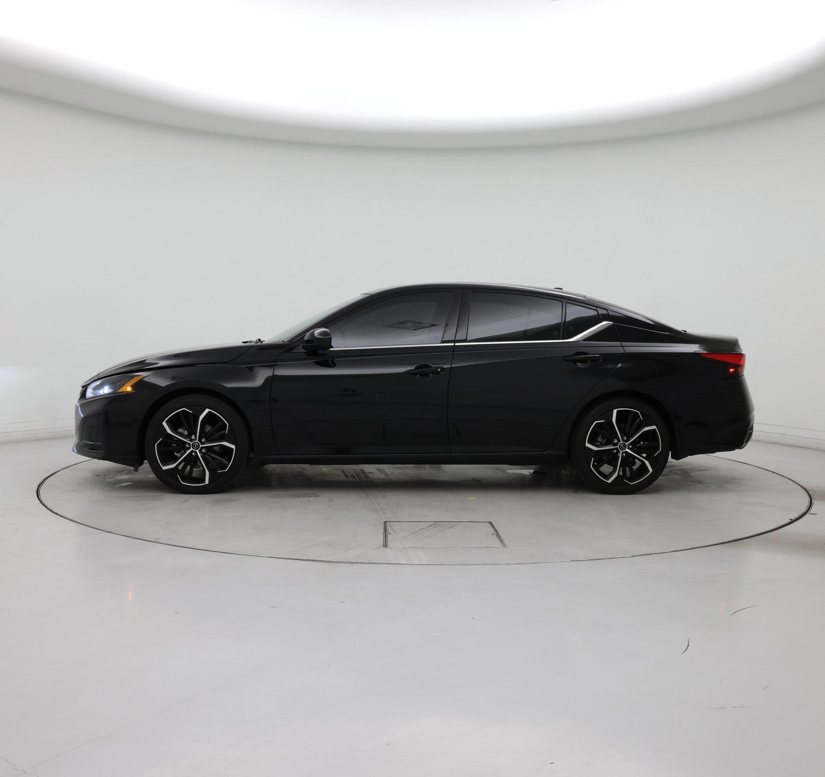 Thumbnail: 2024 Nissan Altima - 3