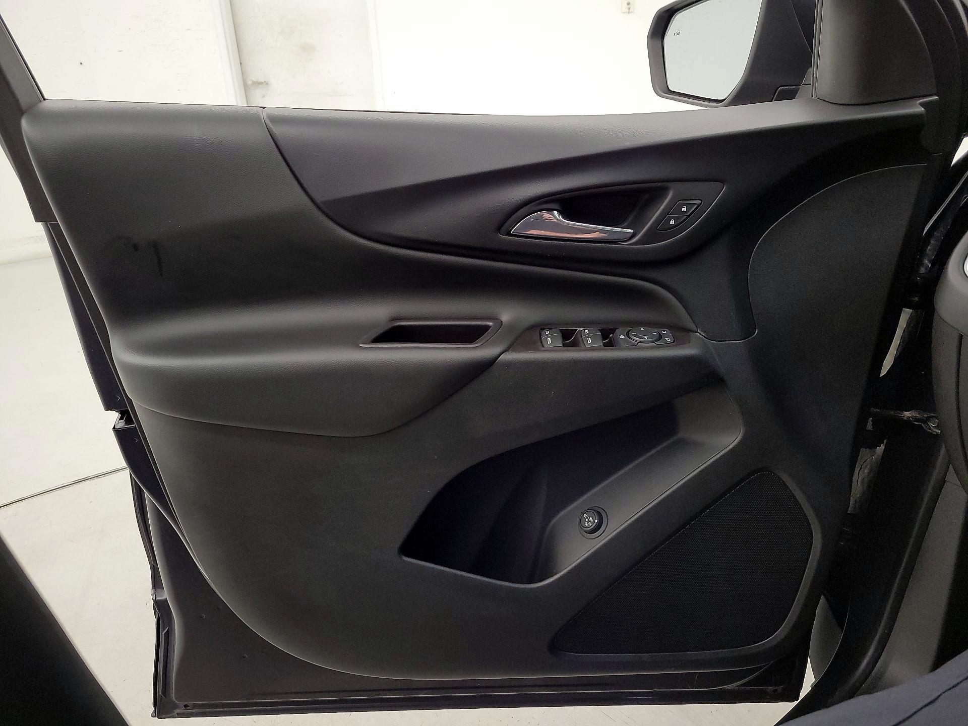 Thumbnail: 2022 Chevrolet Equinox - 12