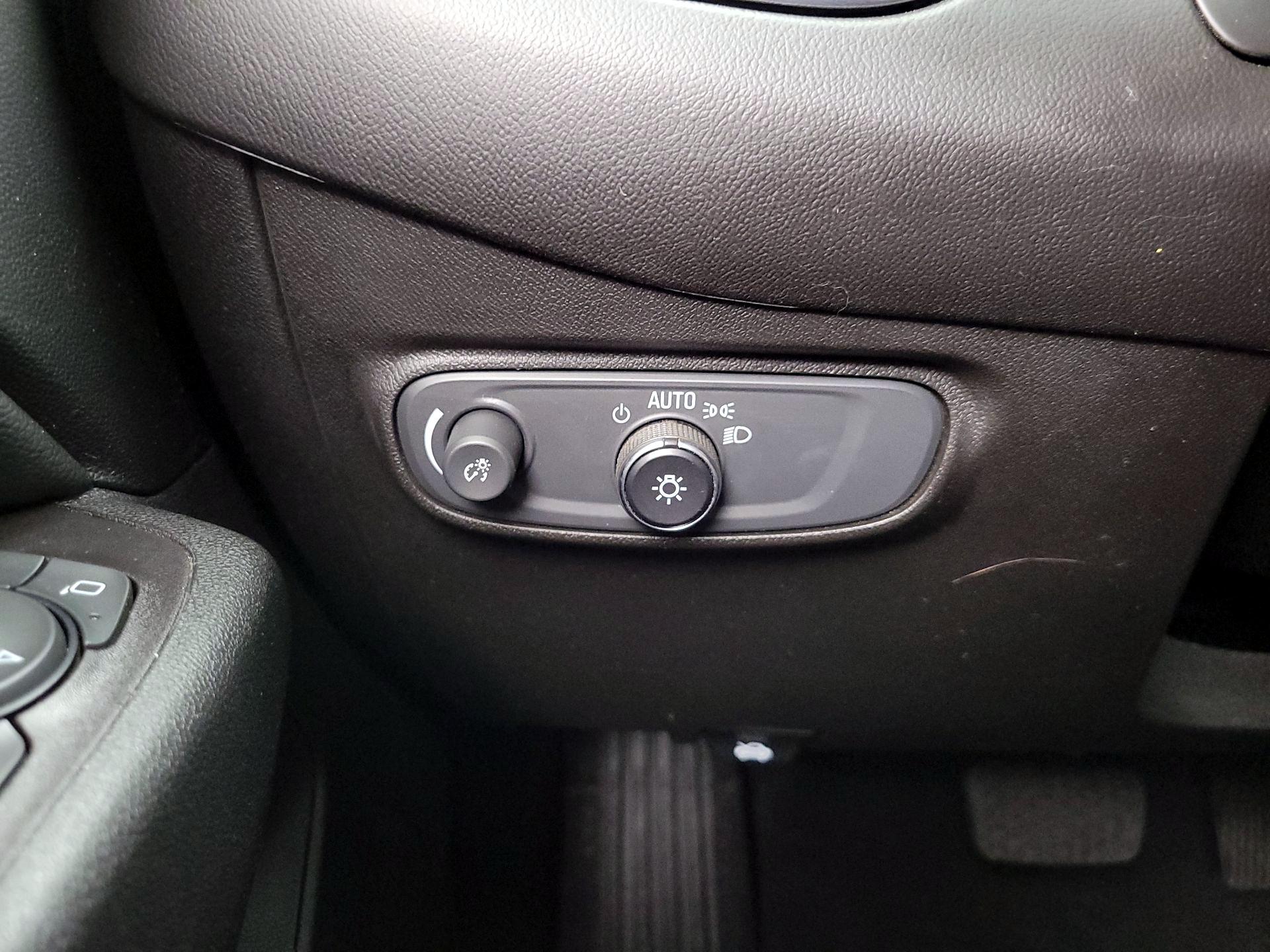 Thumbnail: 2022 Chevrolet Equinox - 13