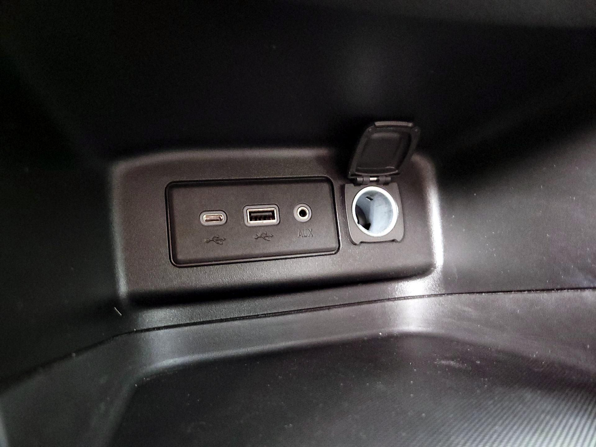 Thumbnail: 2022 Chevrolet Equinox - 18