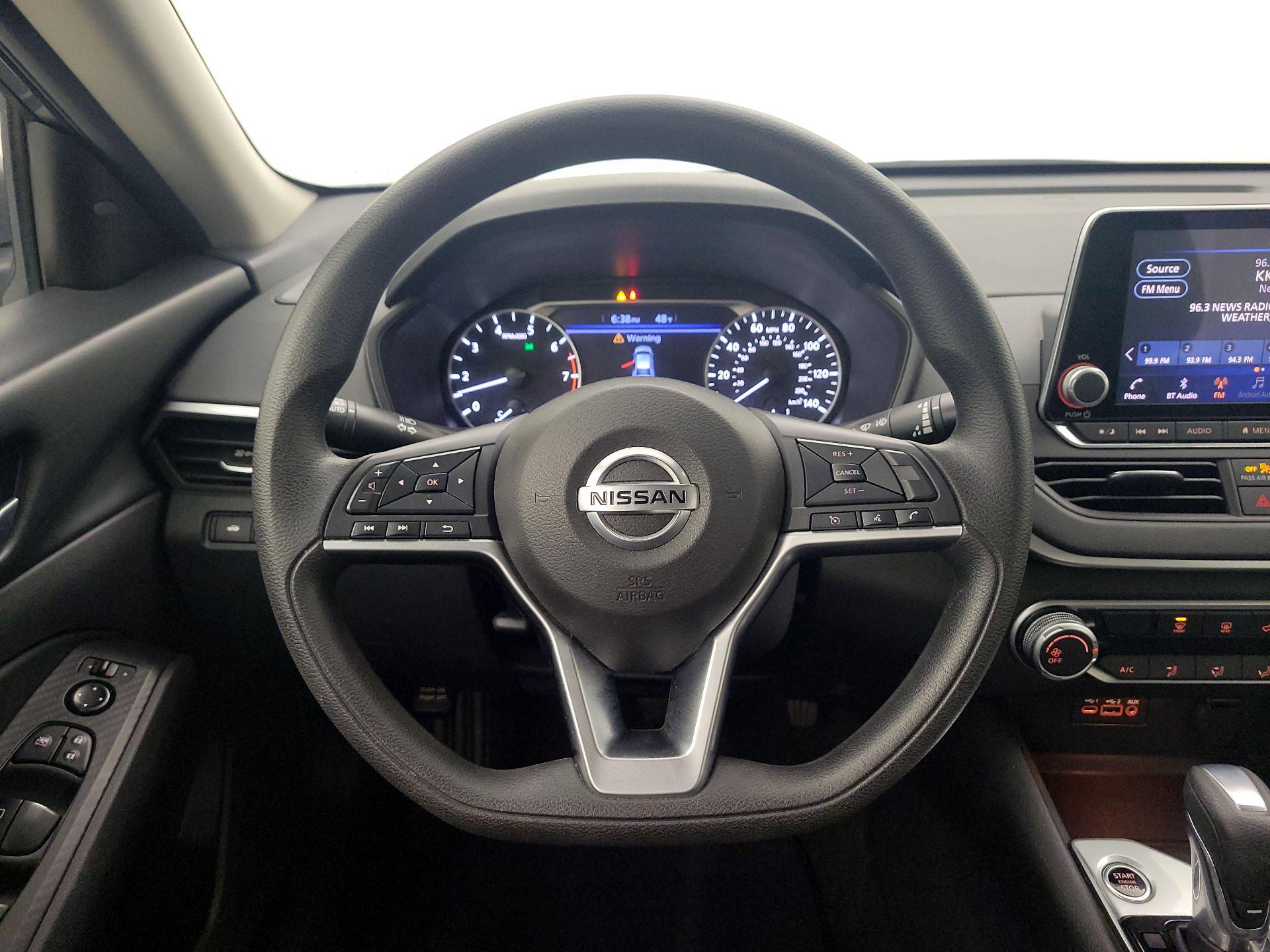 Thumbnail: 2022 Nissan Altima - 10