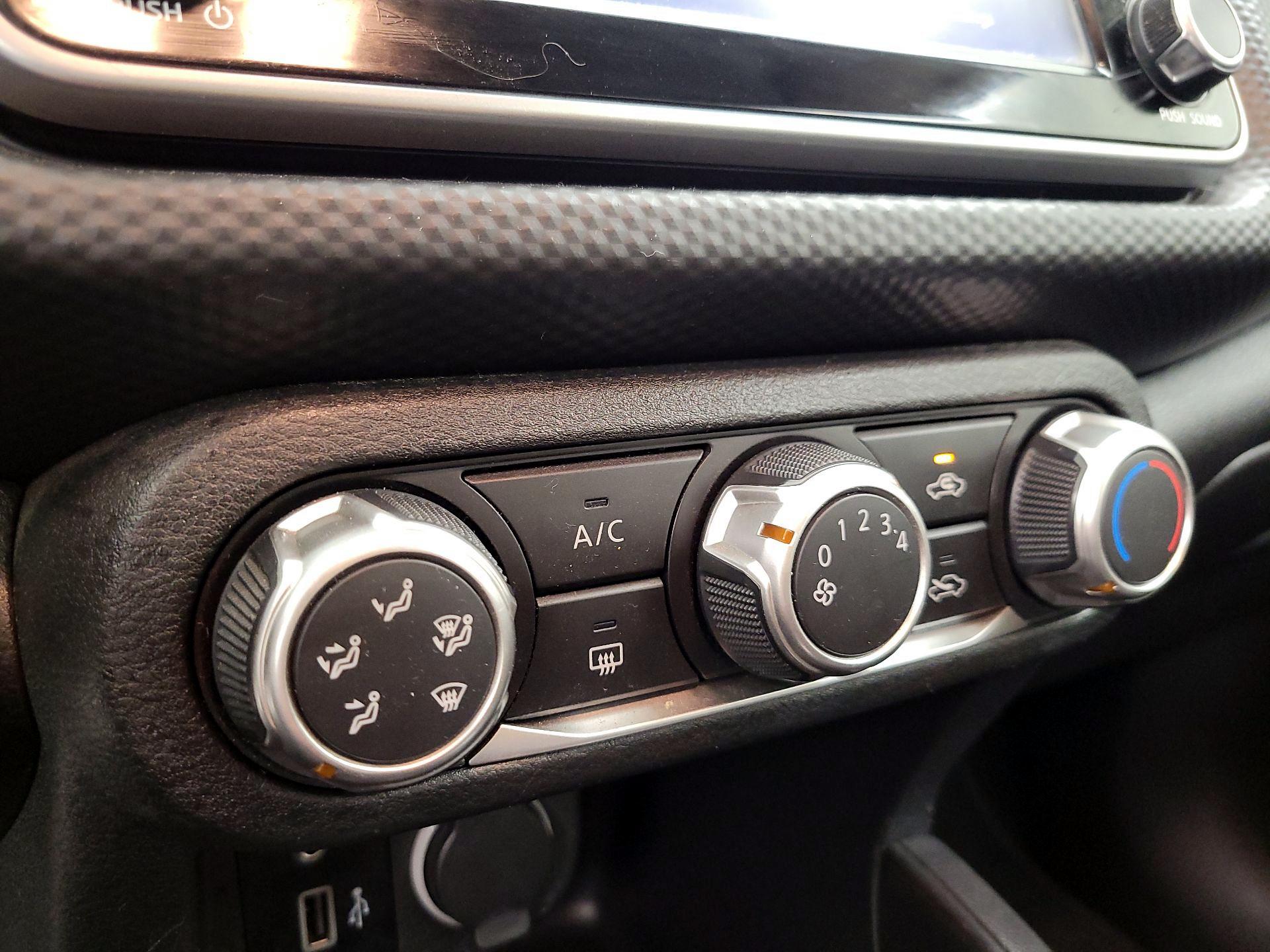 Thumbnail: 2022 Nissan Kicks - 16