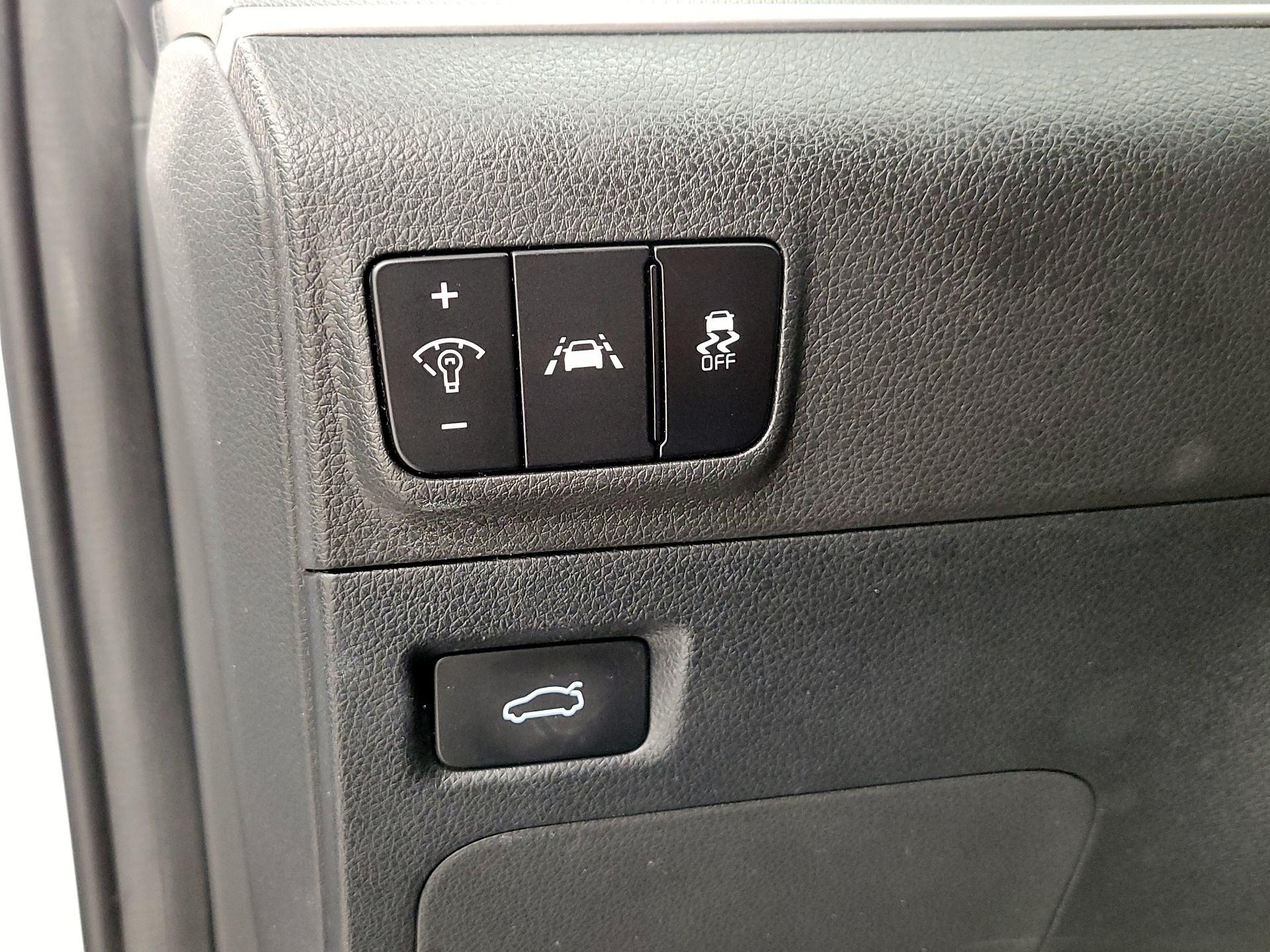 Thumbnail: 2022 Kia K5 - 13