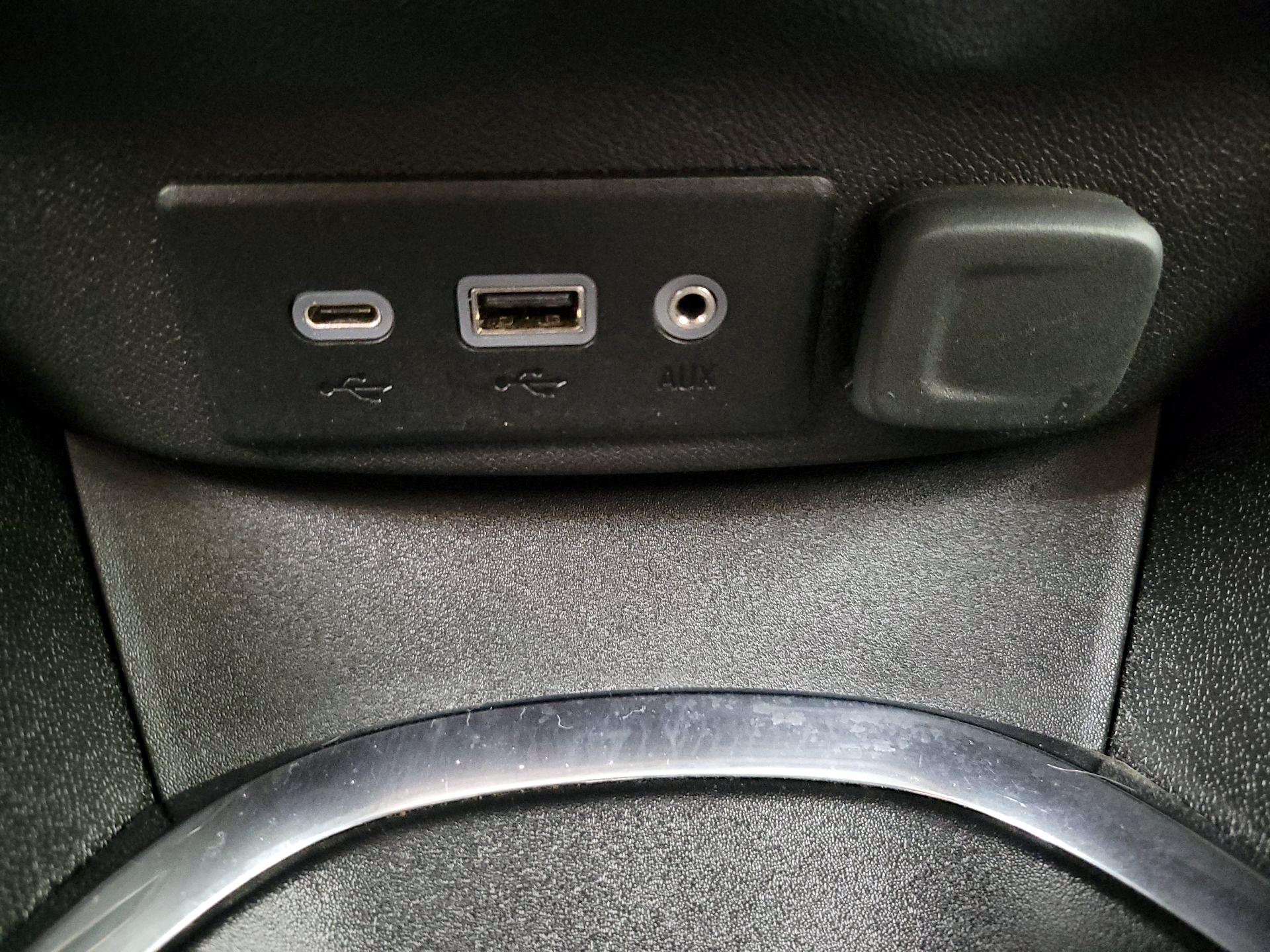 Thumbnail: 2023 Chevrolet Malibu - 18