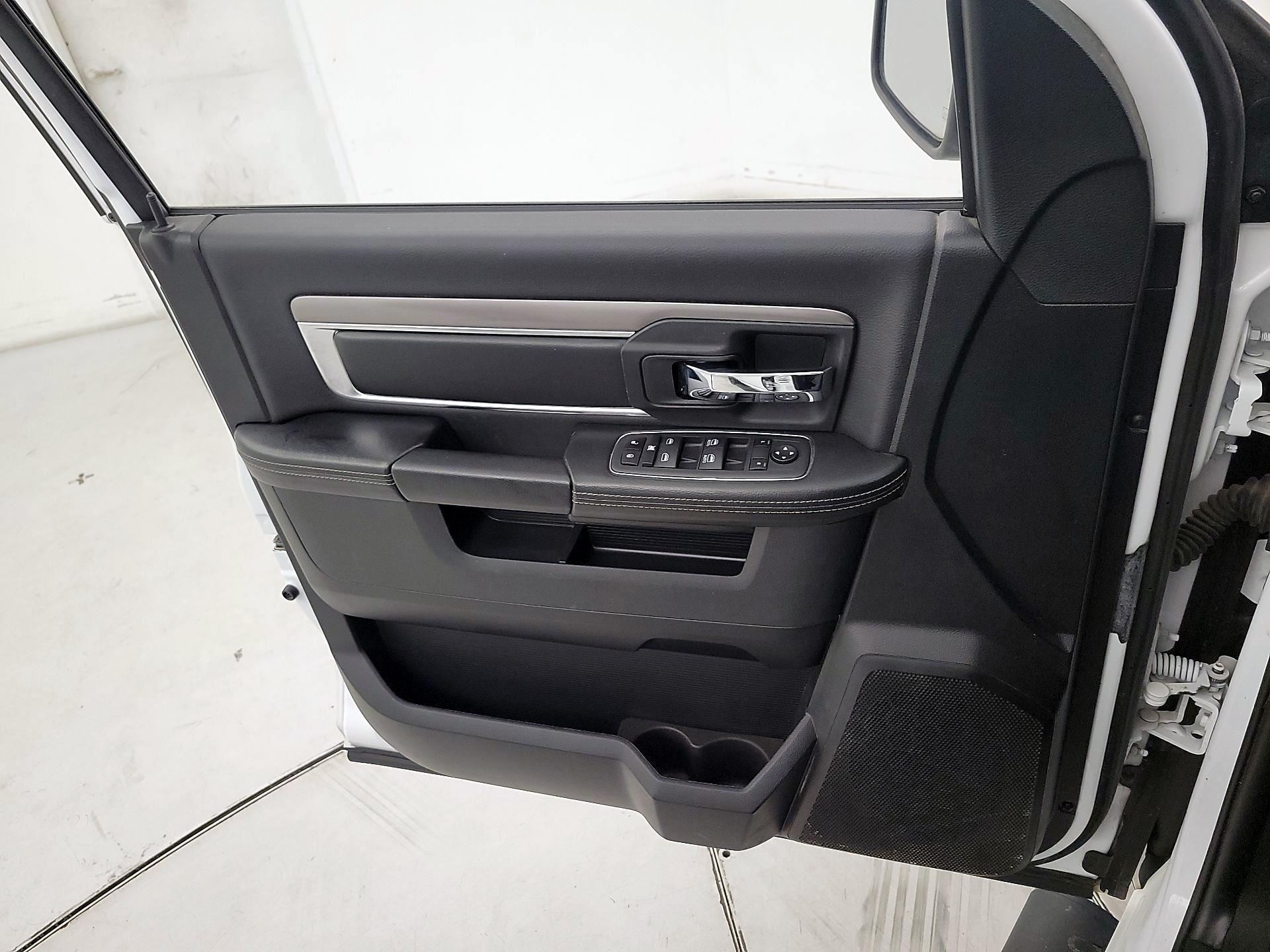 Thumbnail: 2023 RAM 1500 Classic - 12